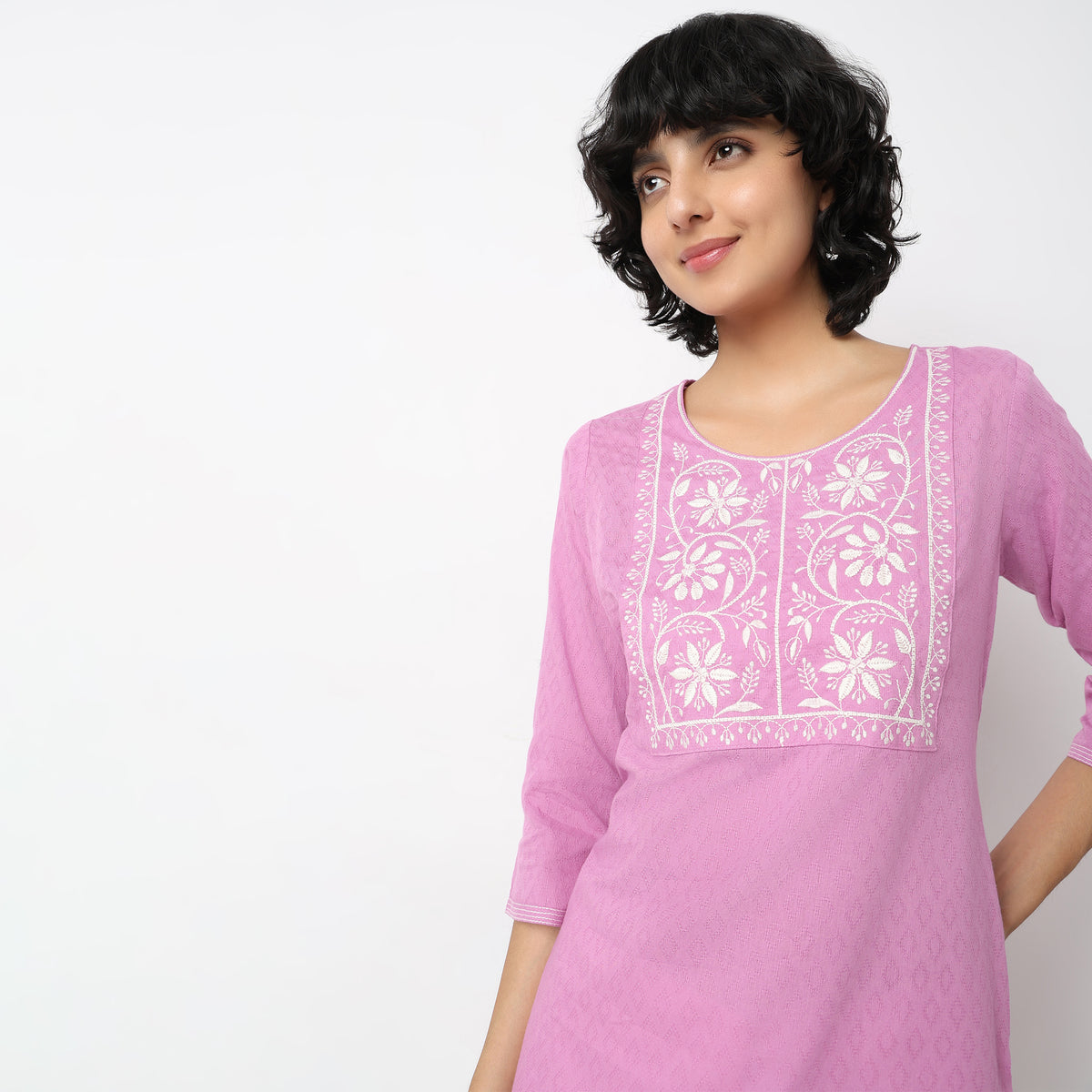 Straight Fit Embroidered Kurta