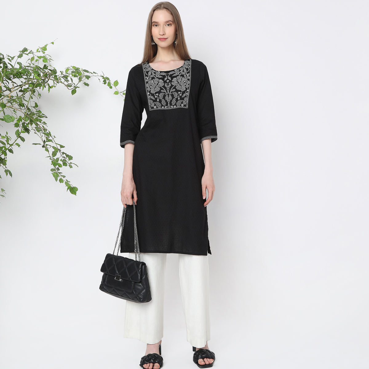 Straight Fit Embroidered Kurta