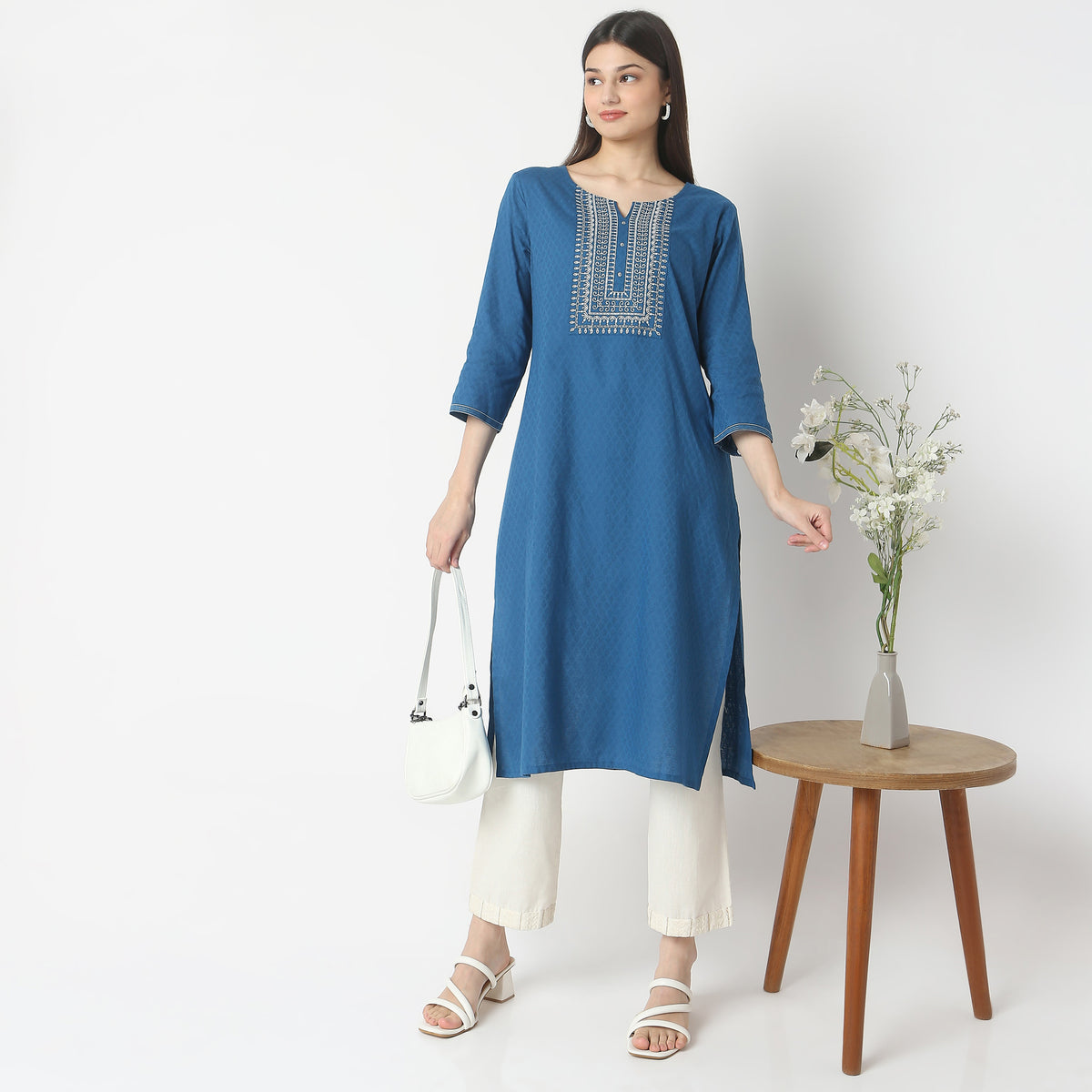 Straight Fit Embroidered Kurta