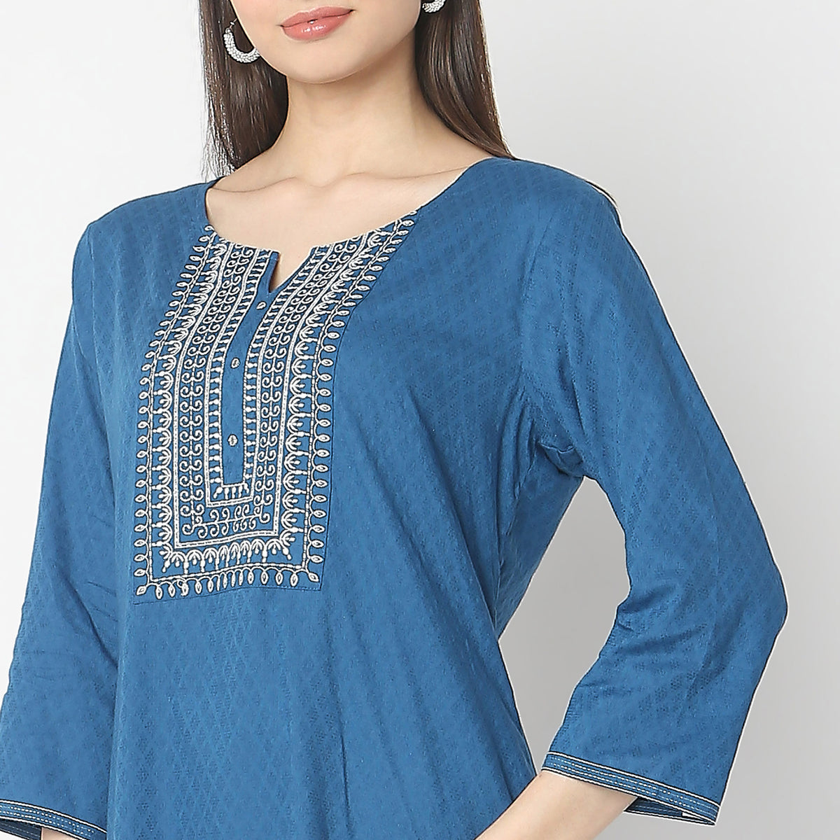 Straight Fit Embroidered Kurta