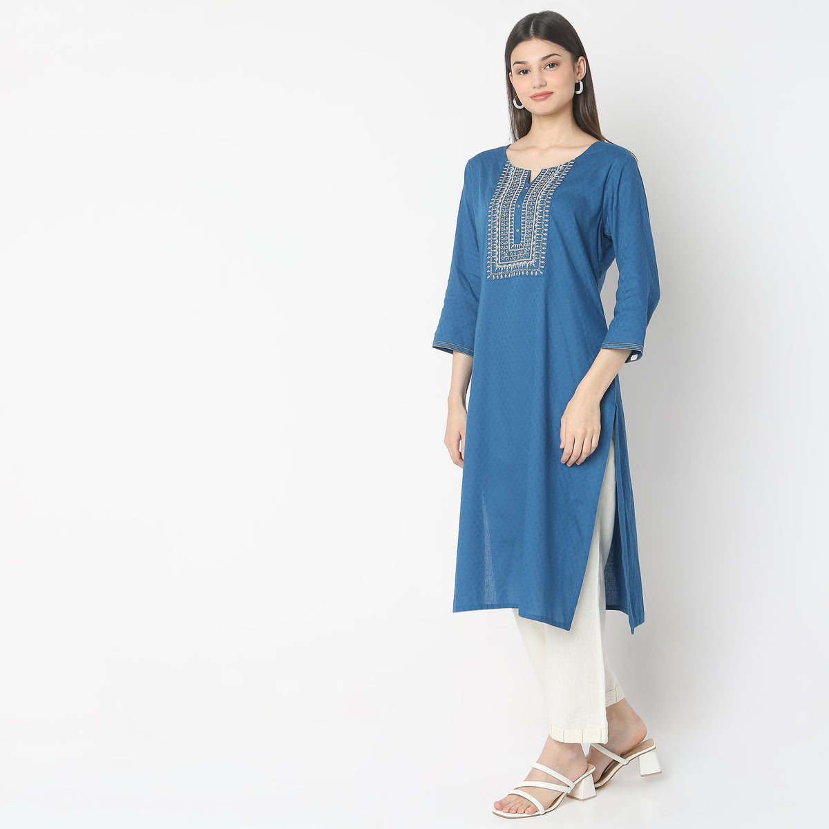 Straight Fit Embroidered Kurta