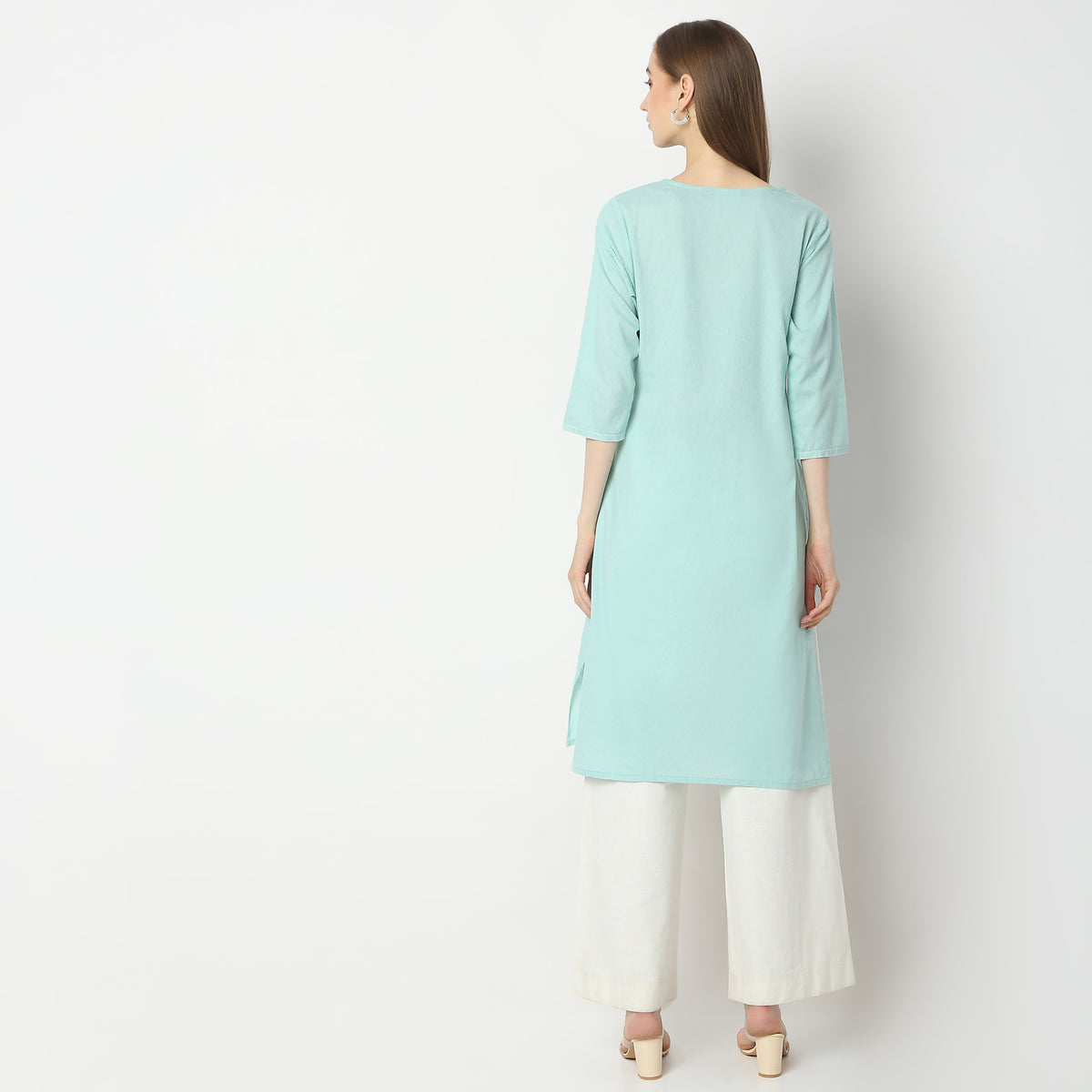 Straight Fit Embroidered Kurta