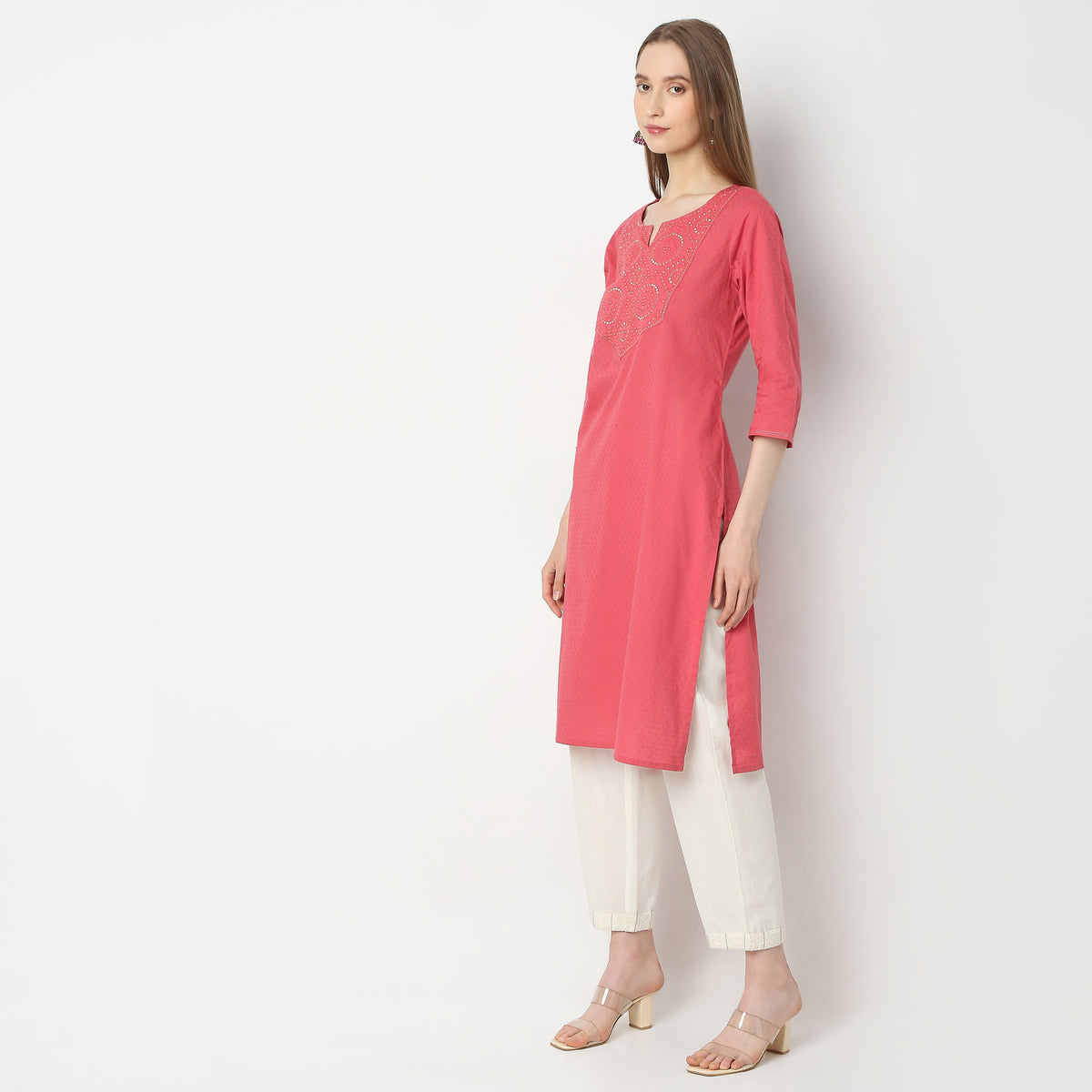 Straight Fit Embroidered Kurta