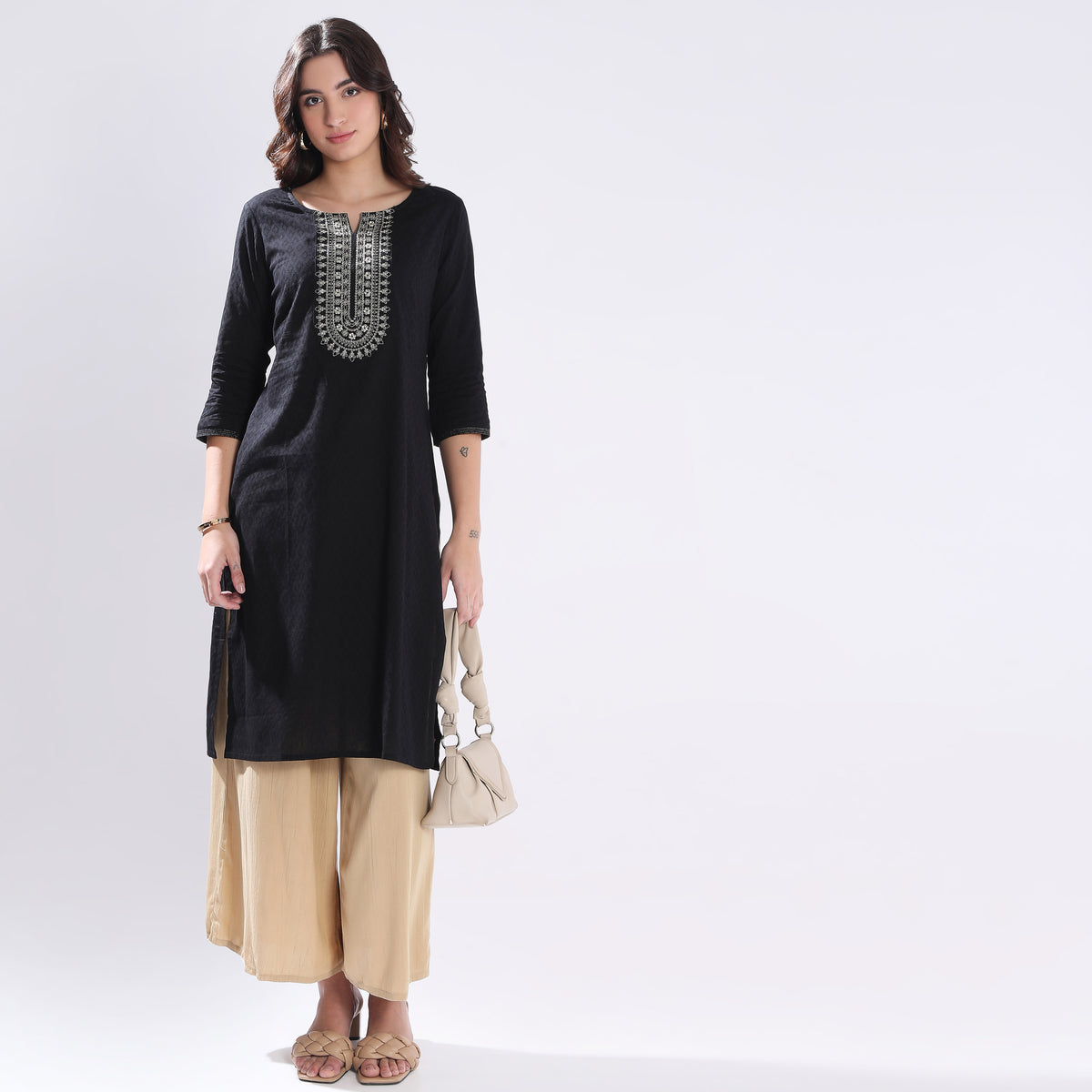 Regular Fit Embroidered Kurta