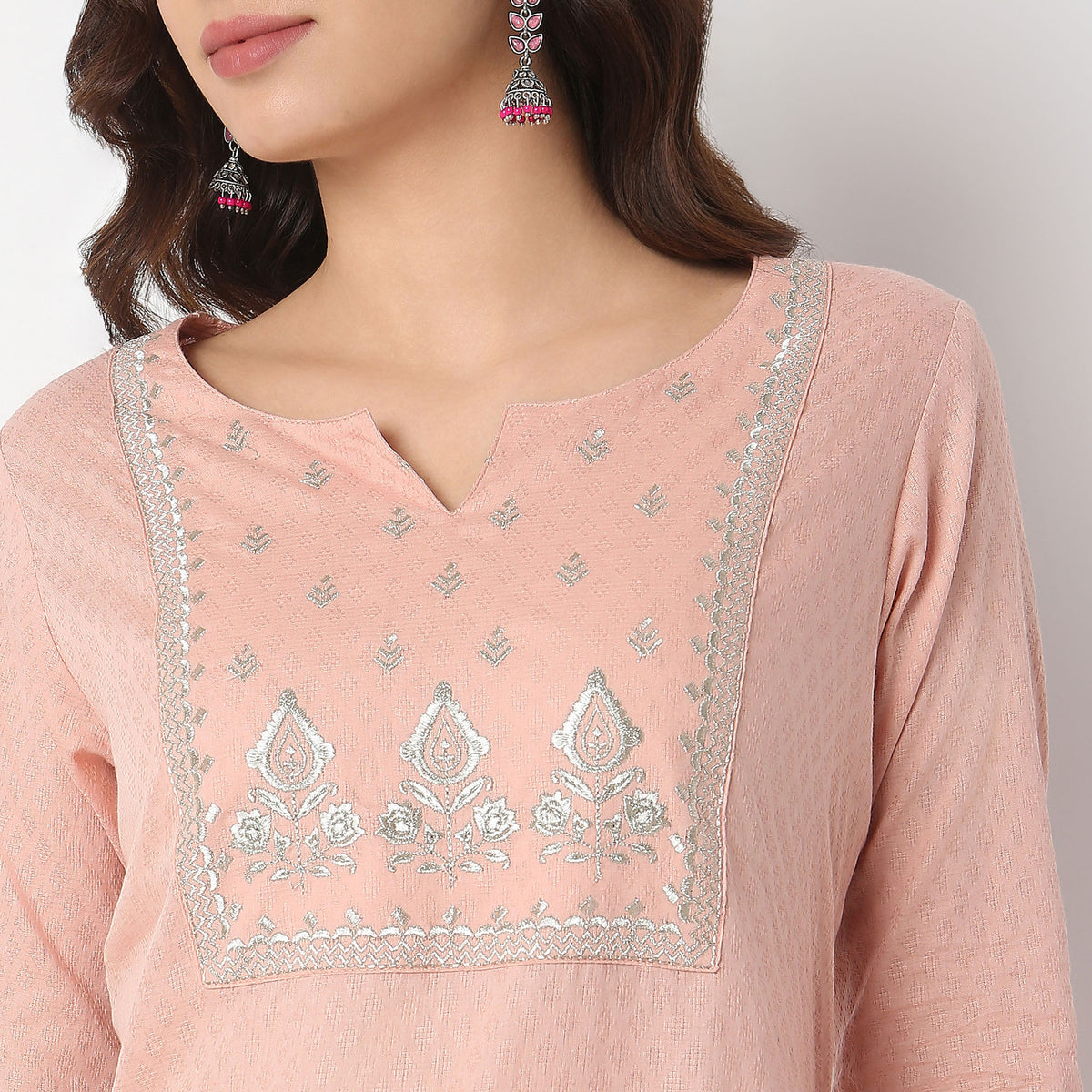 Straight Fit Embroidered Kurta