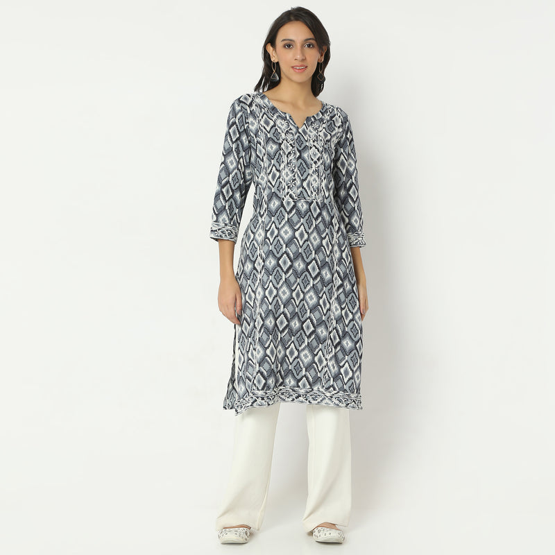 Straight Fit Floral Round Neck Knee Length Kurta