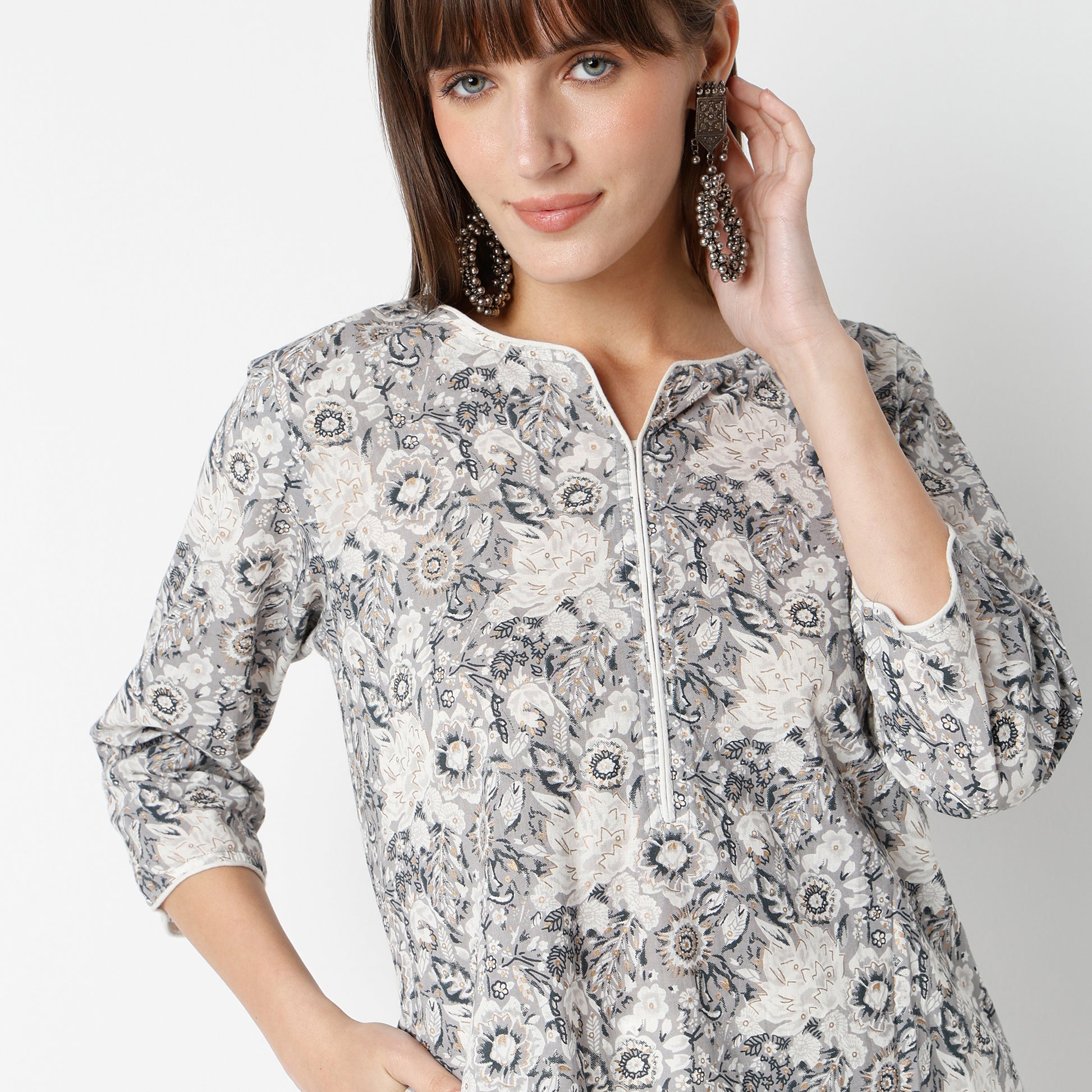 Straight Fit Floral Knee Length Kurta