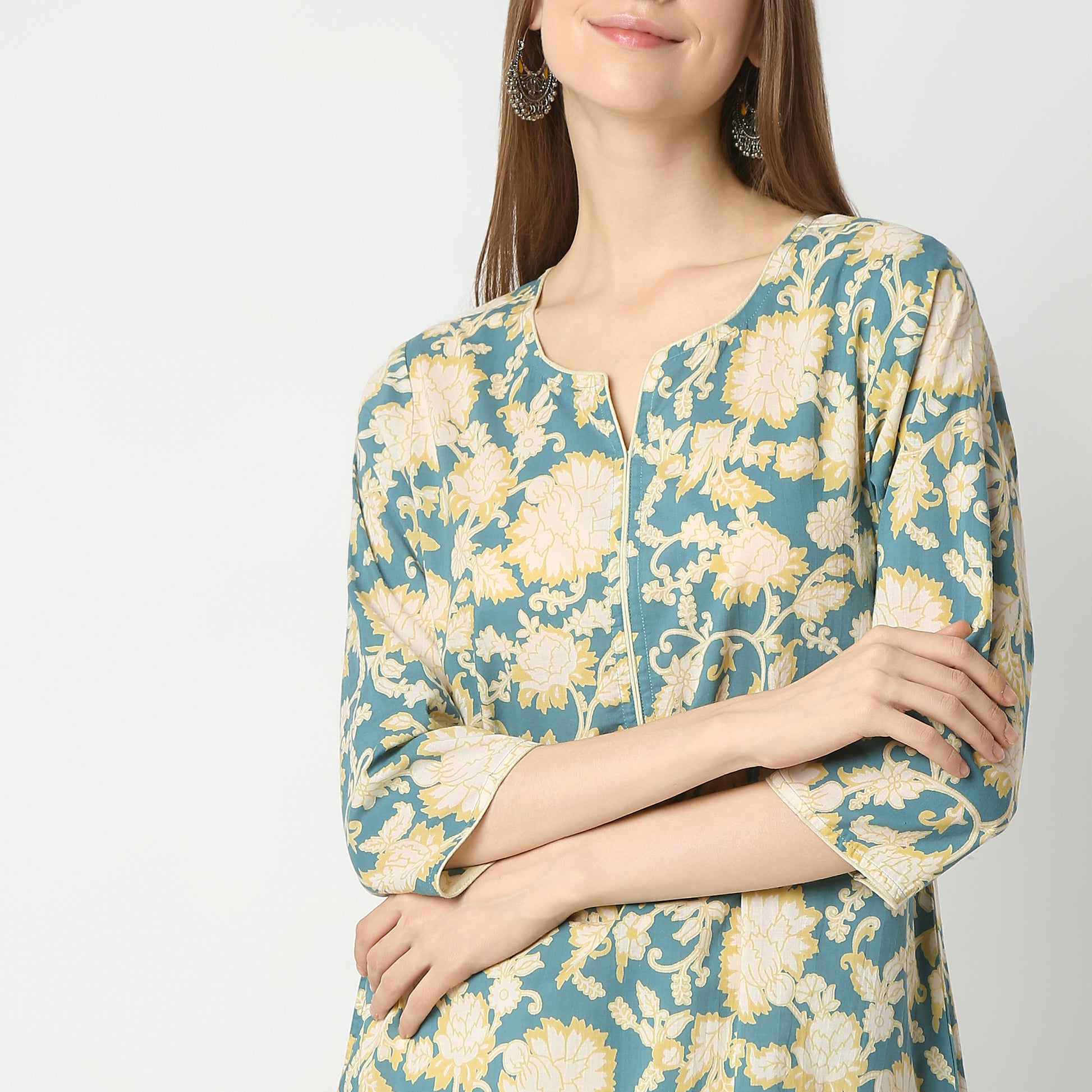 Straight Fit Floral Knee Length Kurta