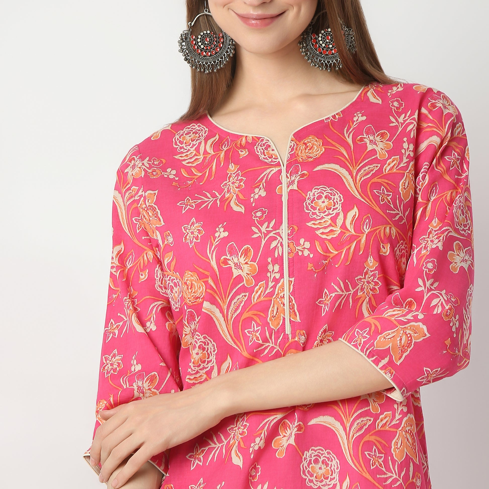 Straight Fit Floral Knee Length Kurta