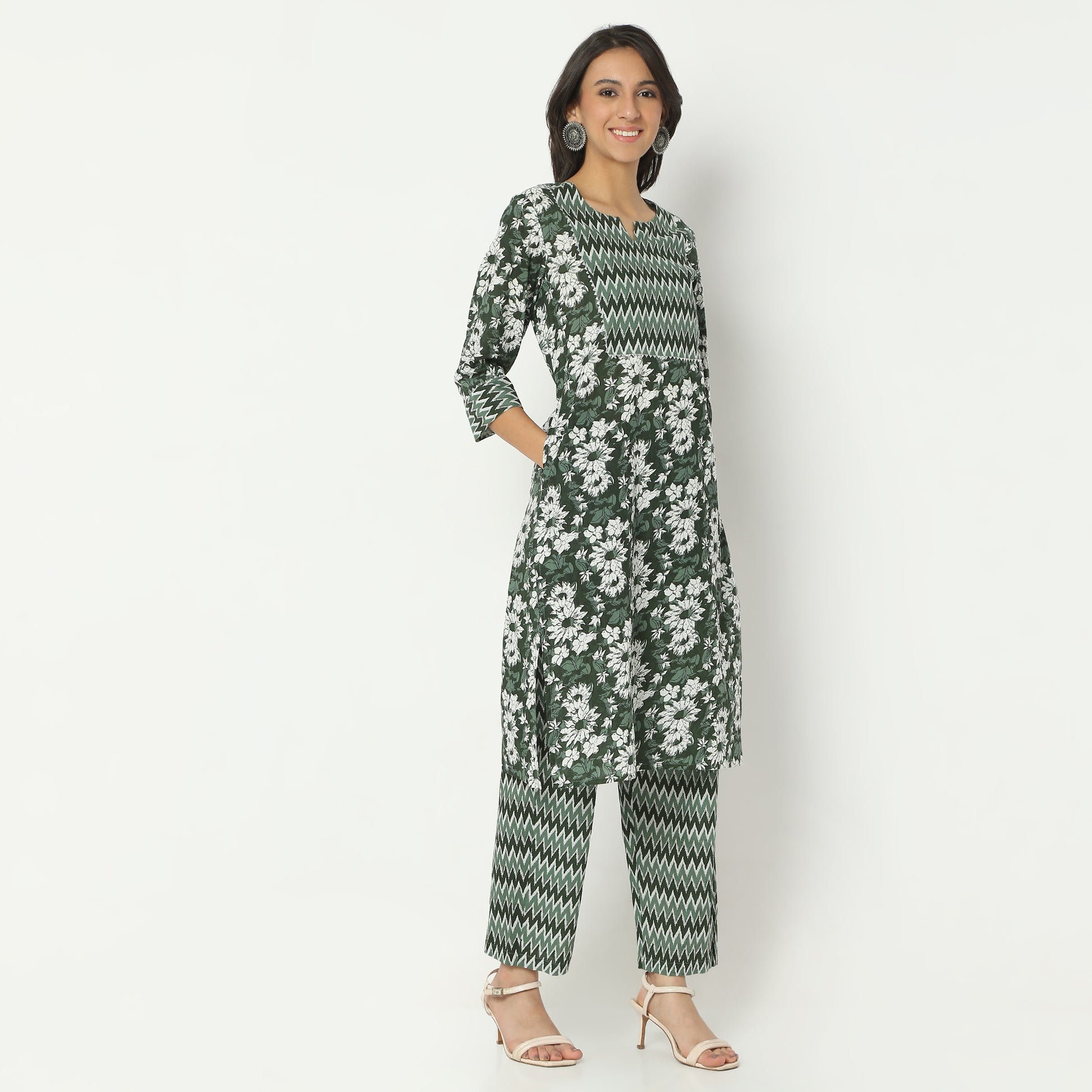 Straight Fit Printed Round Neck Calf Length Kurta