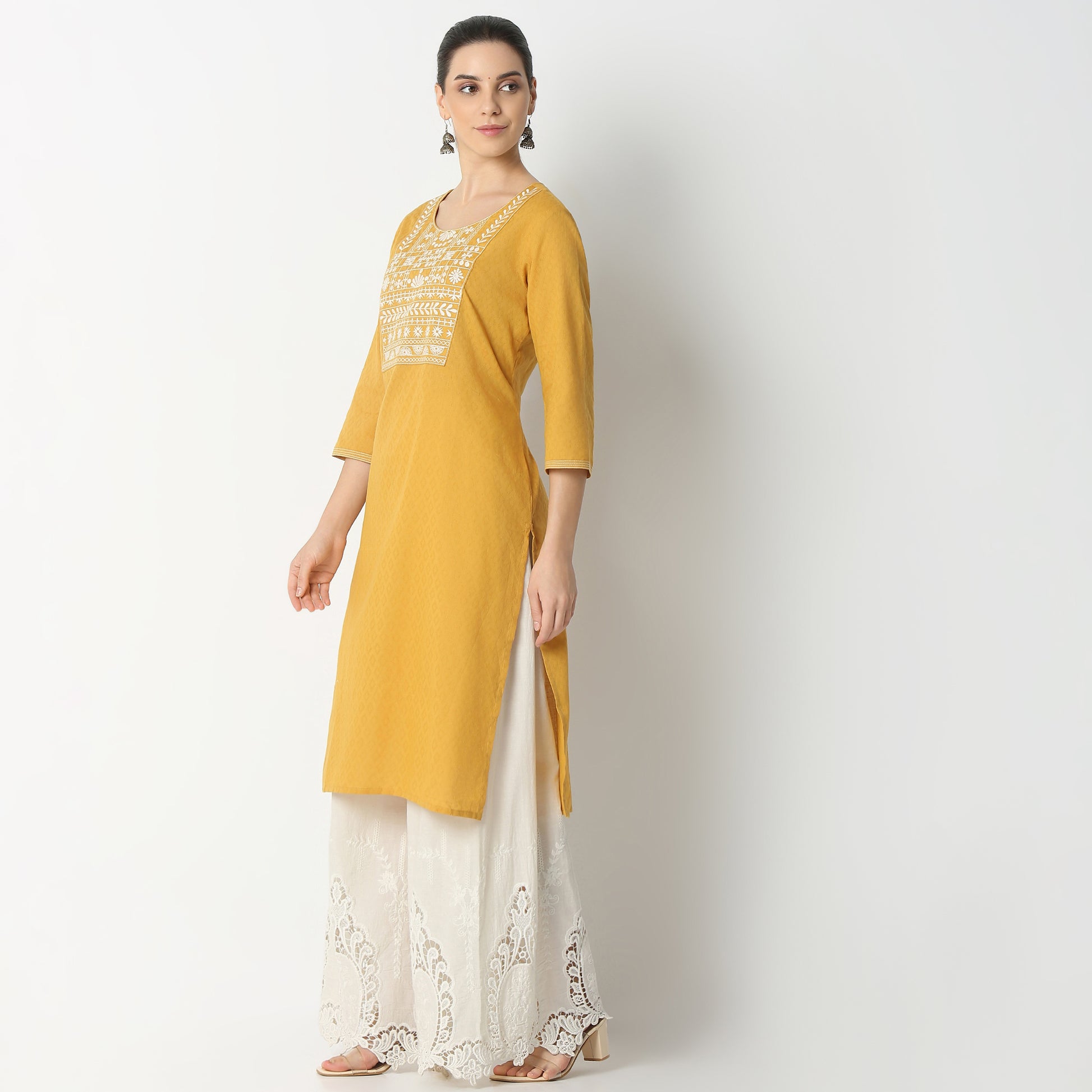 Regular Fit Embroidered Below Knee Kurta
