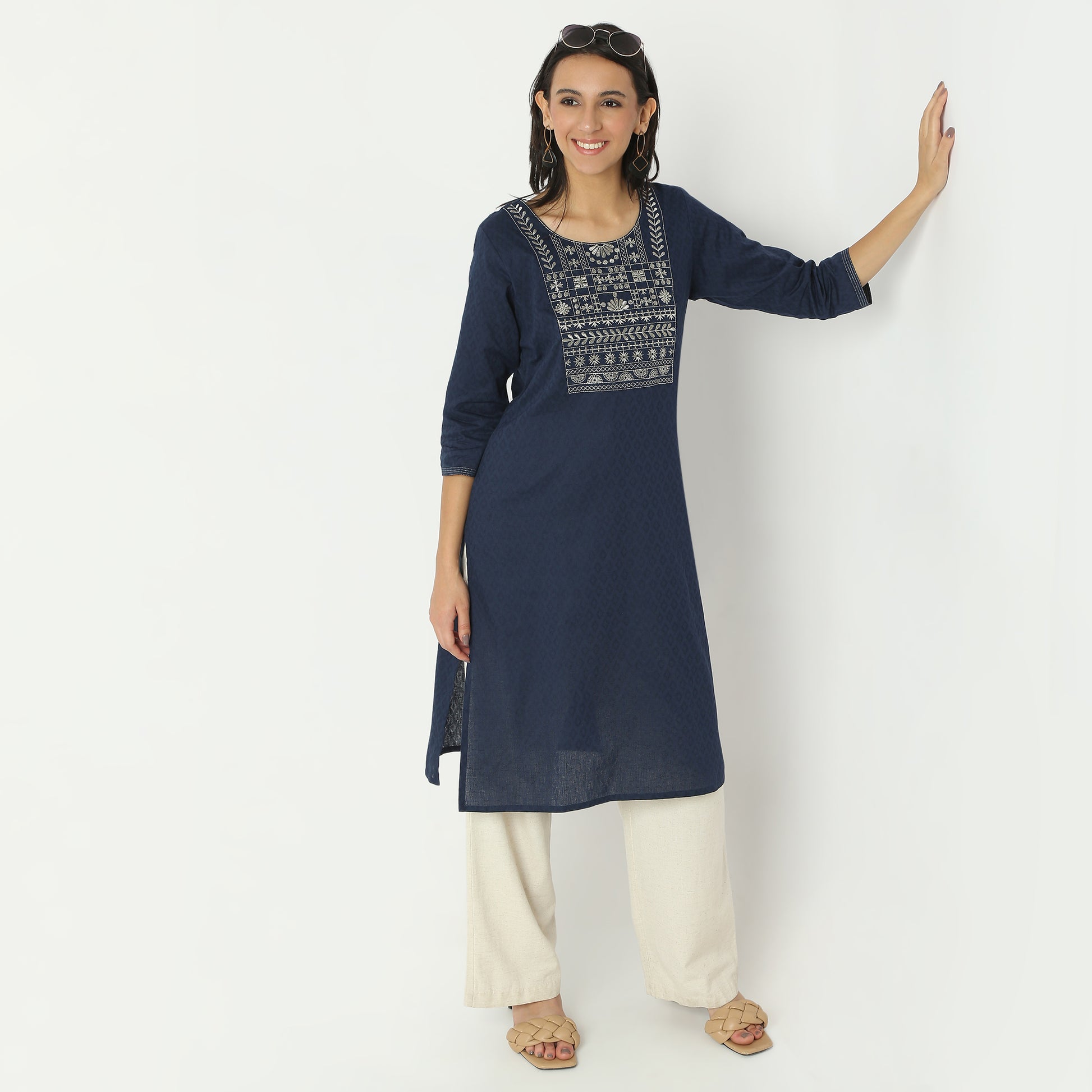 Regular Fit Embroidered Below Knee Kurta