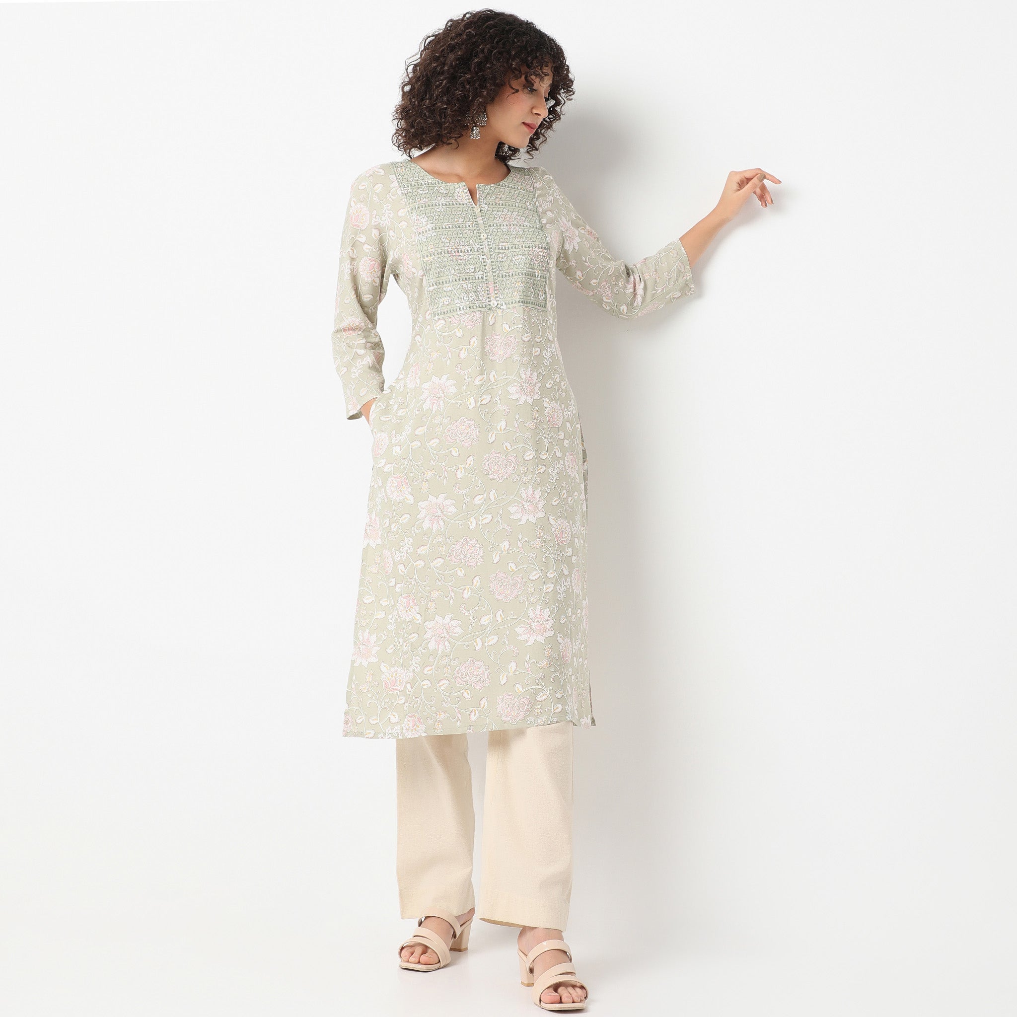 Straight Fit Printed Round Neck Kurta