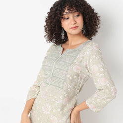 Straight Fit Printed Round Neck Kurta