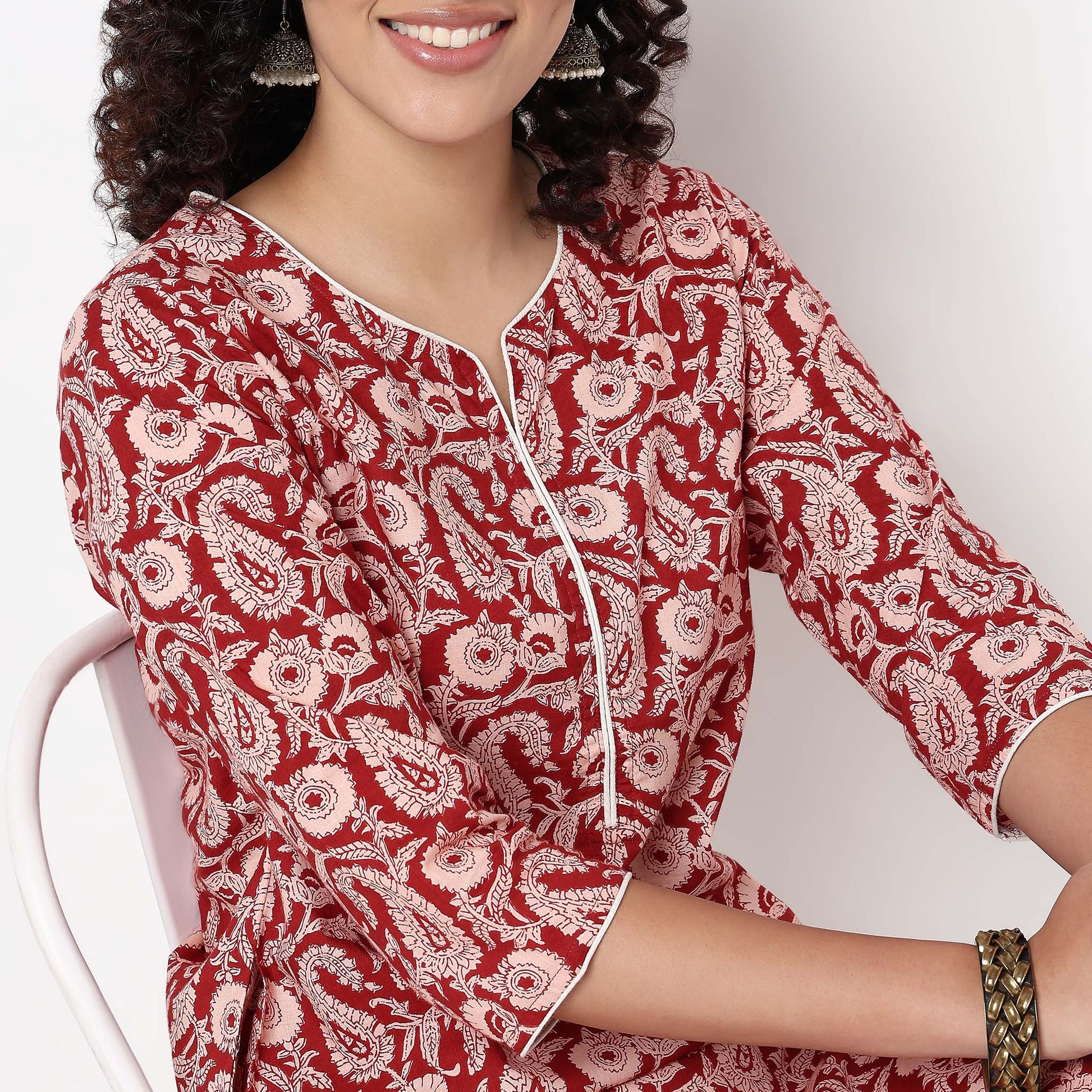 Floral Print Knee Length Straight Kurta