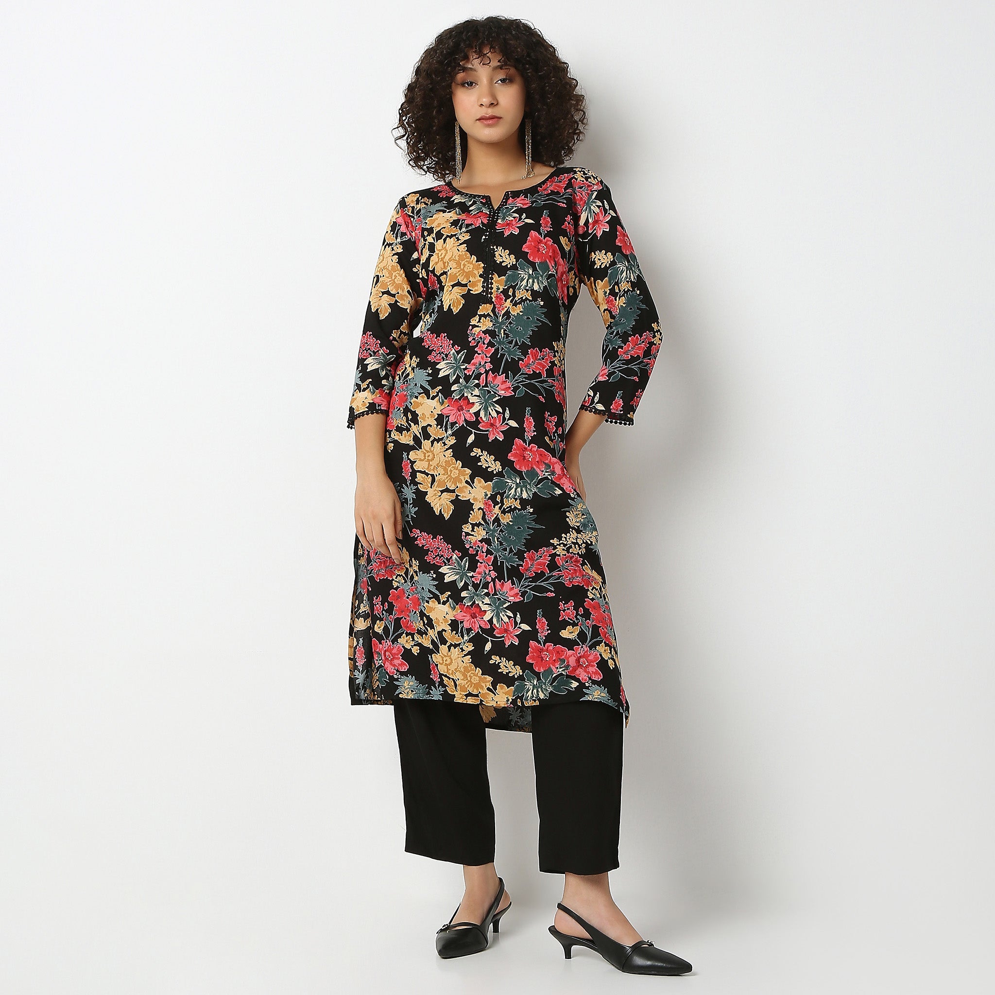 Straight Fit Printed Round Neck Kurta