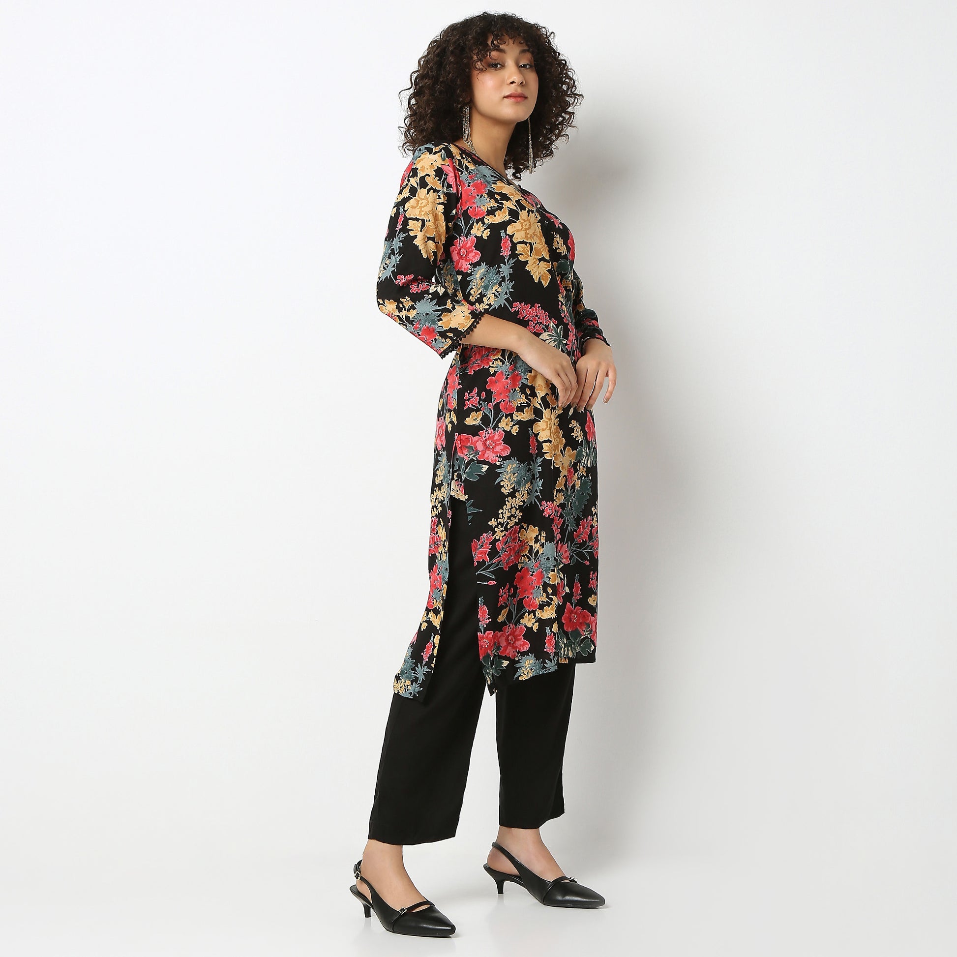 Straight Fit Printed Round Neck Kurta