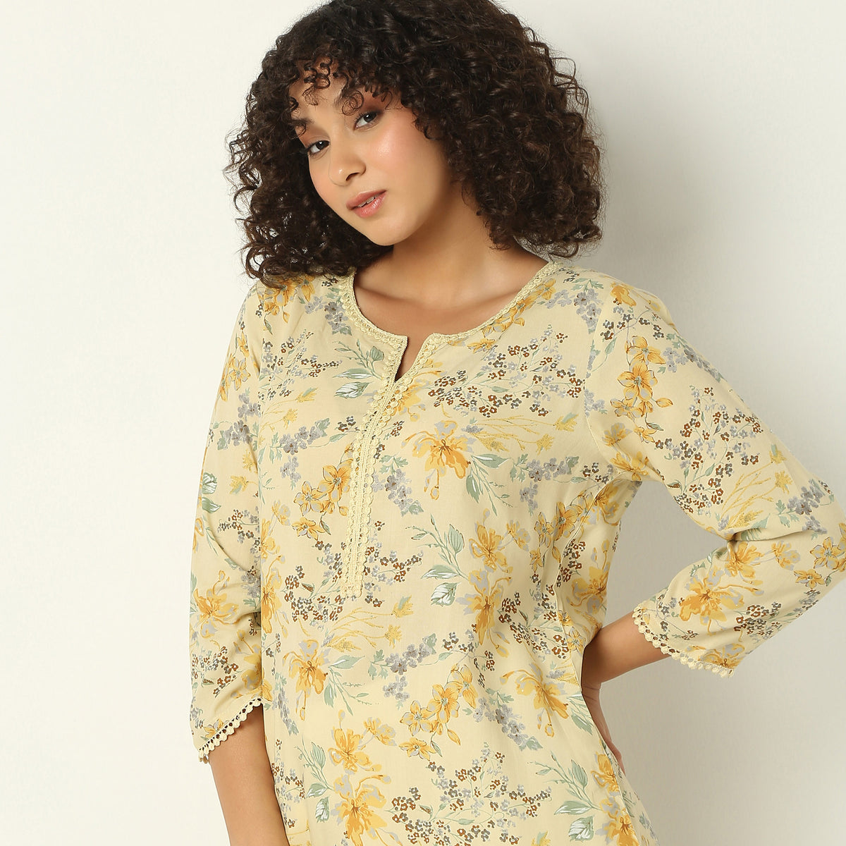 Straight Fit Printed Round Neck Kurta