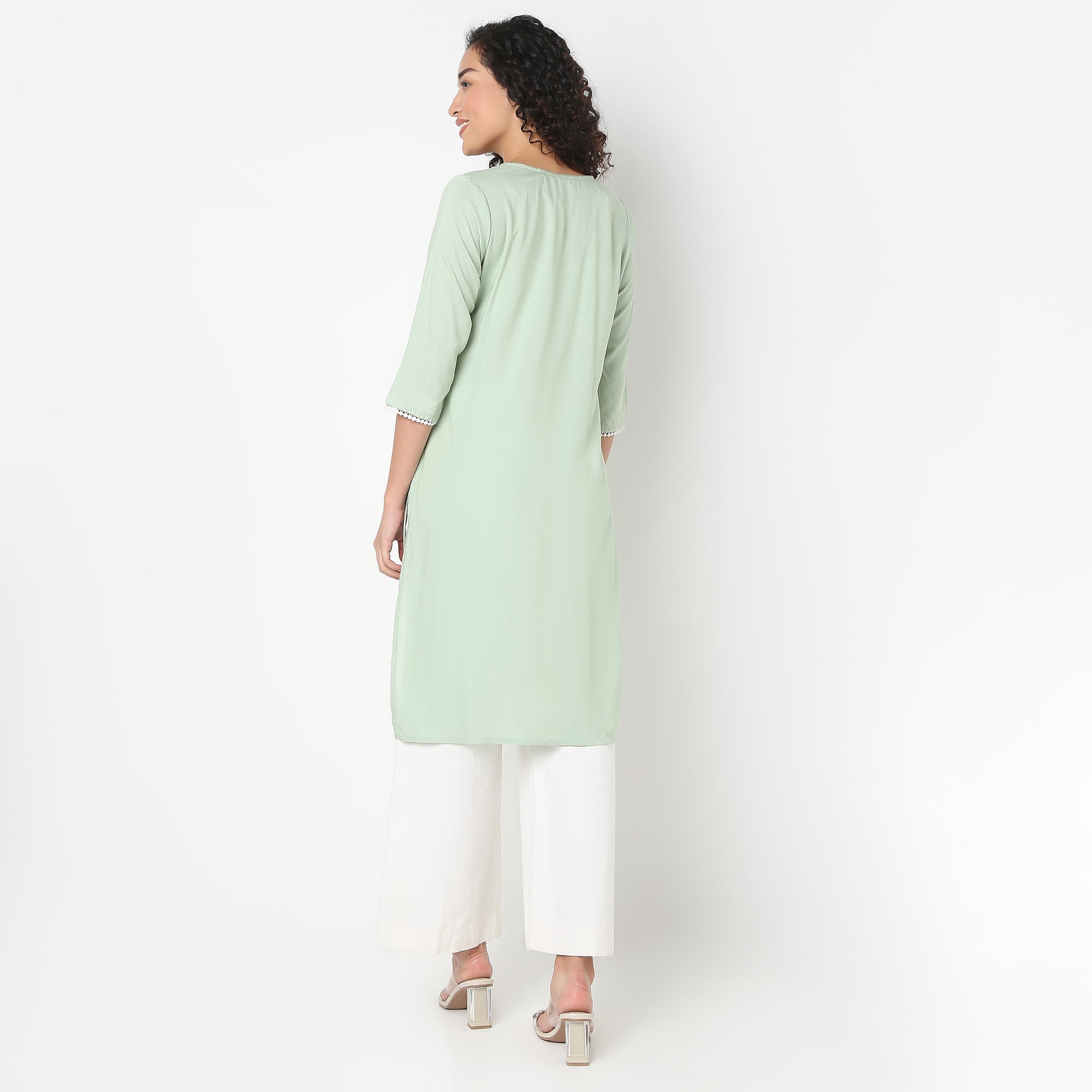 Straight Fit Embroidered Round Neck Kurta