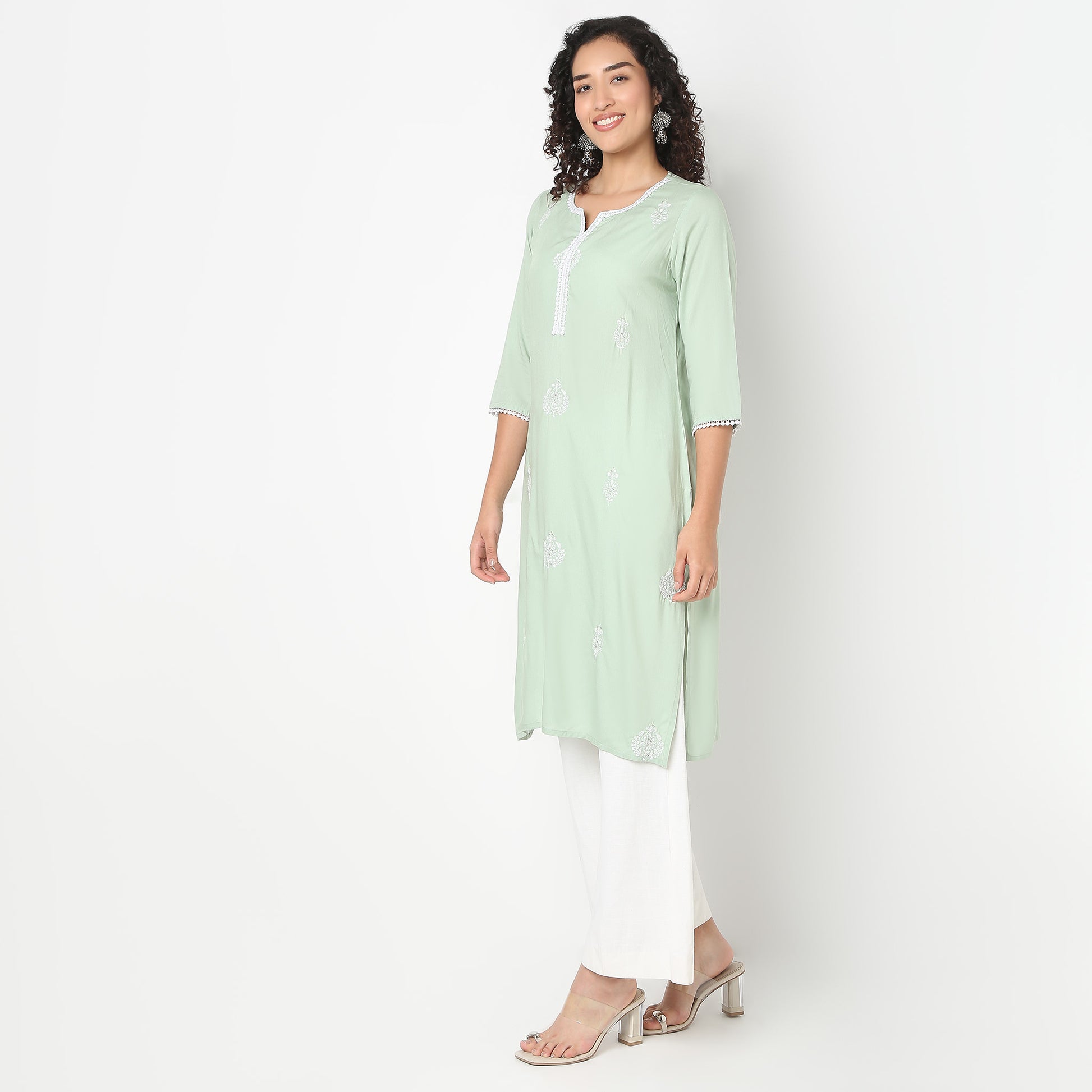 Straight Fit Embroidered Round Neck Kurta