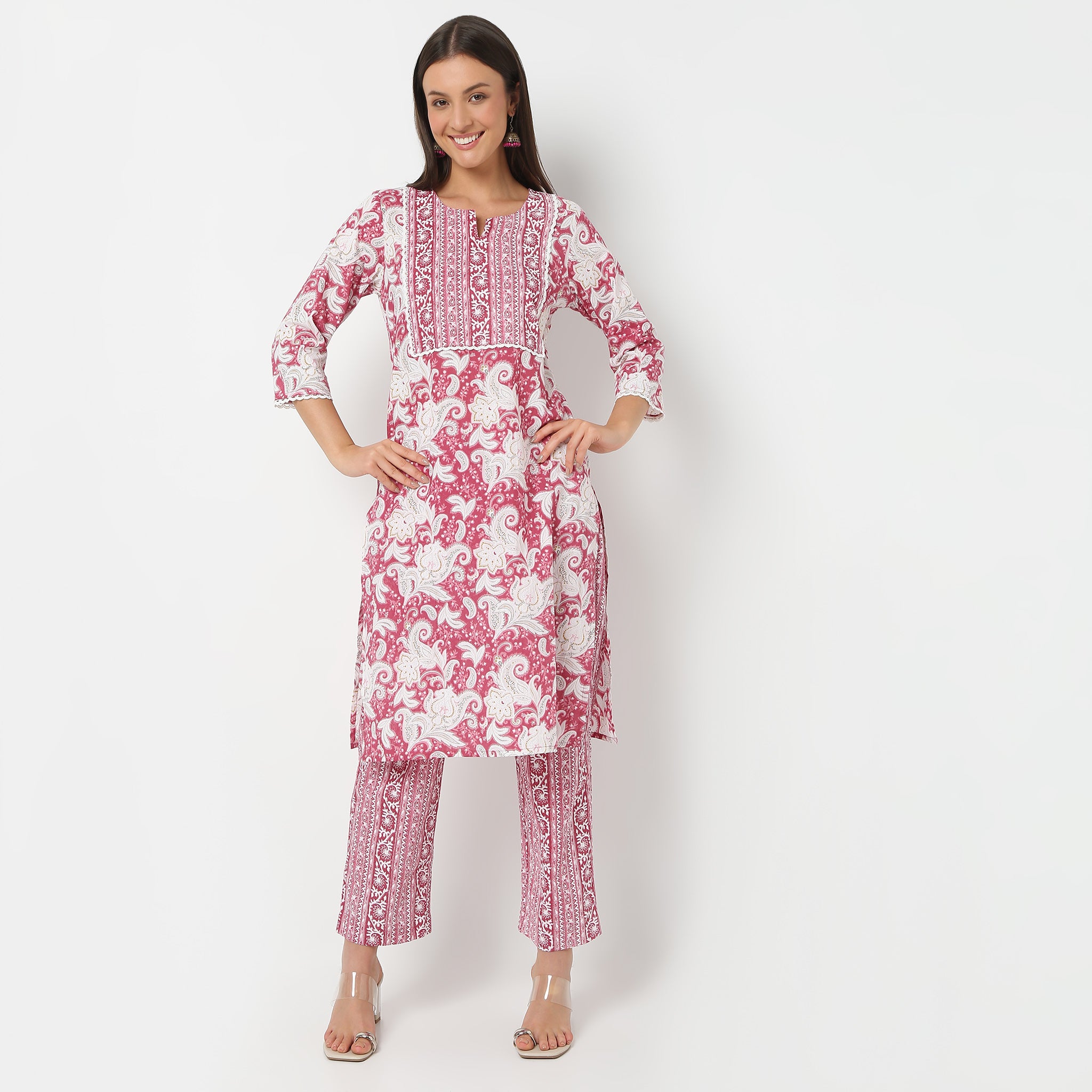 Round Neck Knee Length Three-Fourth Sleeve Printed Straight Fit Kurta
