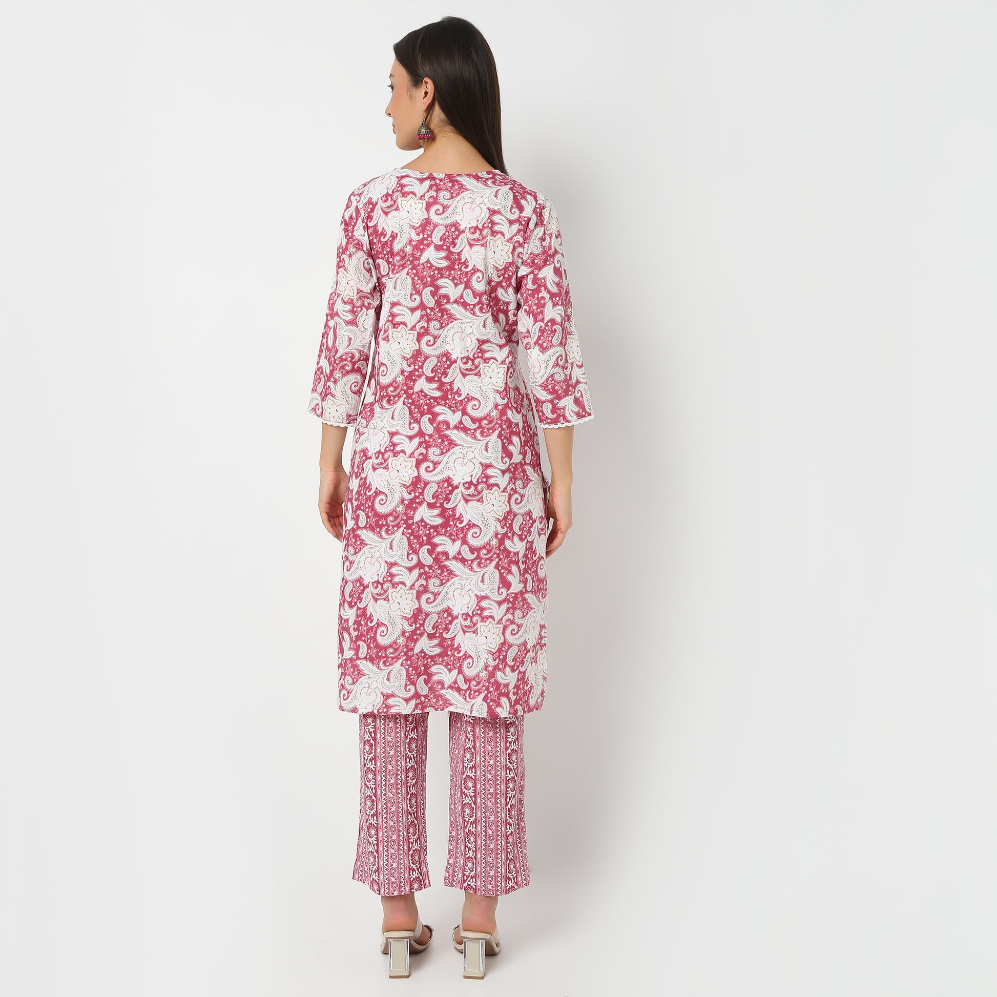 Round Neck Knee Length Three-Fourth Sleeve Printed Straight Fit Kurta