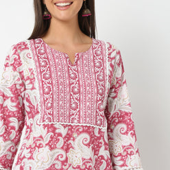 Round Neck Knee Length Three-Fourth Sleeve Printed Straight Fit Kurta