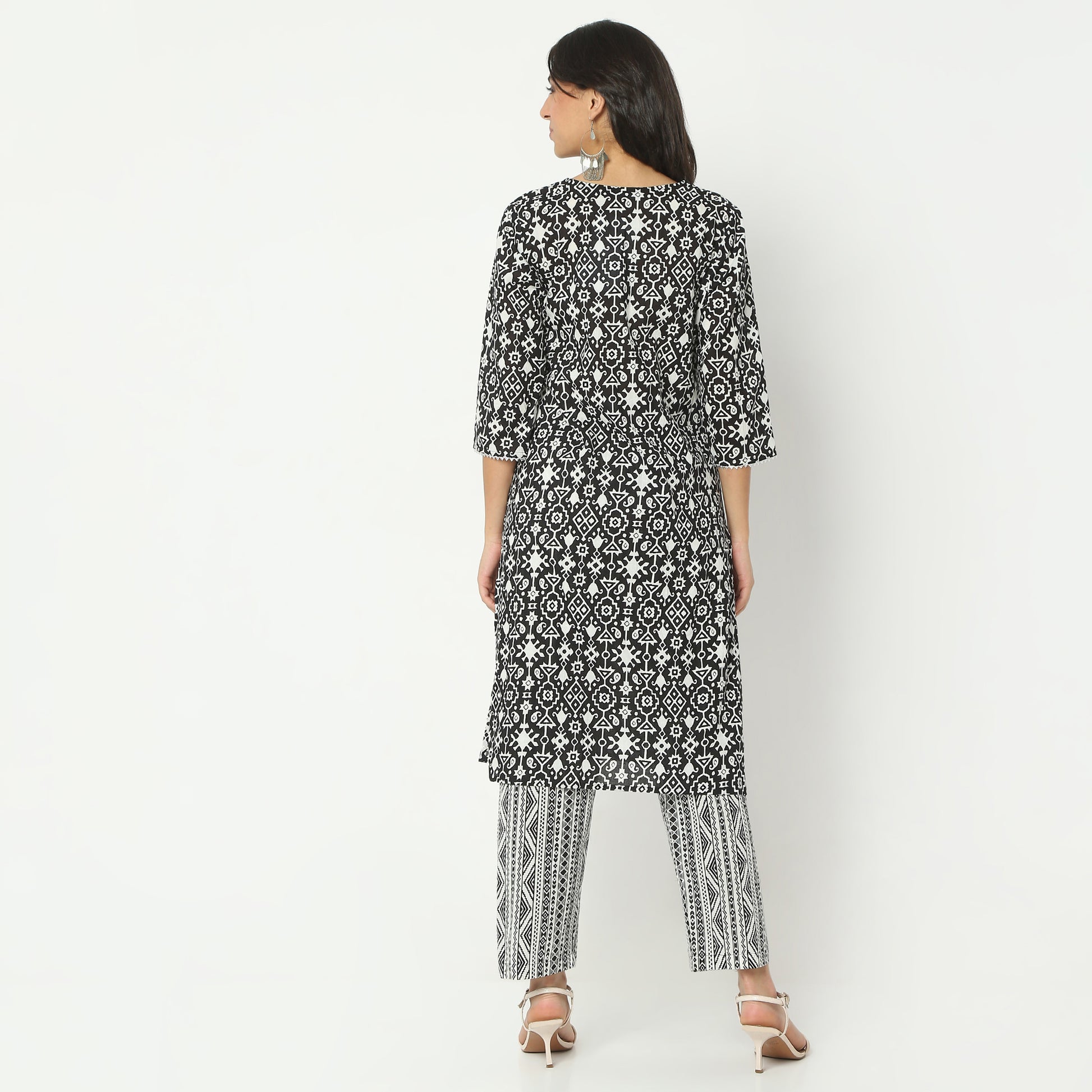 Straight Fit Printed Round Neck Calf Length Kurta