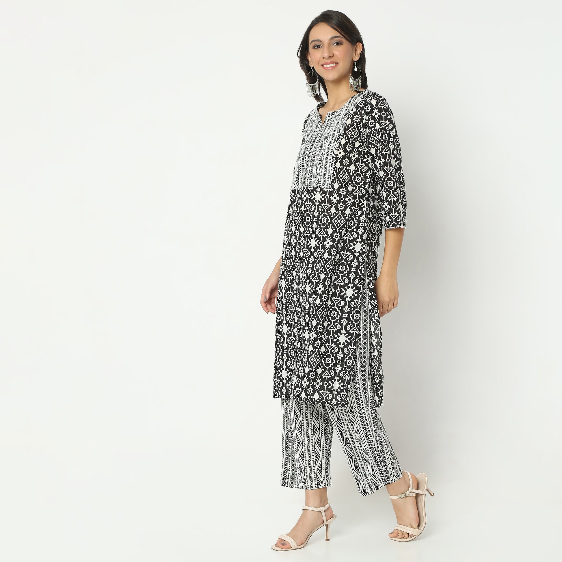Straight Fit Printed Round Neck Calf Length Kurta