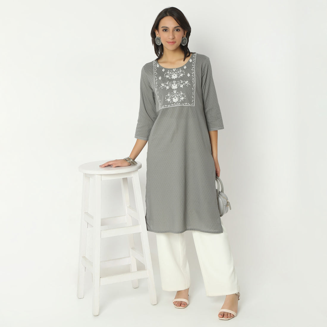 Straight Fit Embroiderd Round Neck Calf Length Kurta