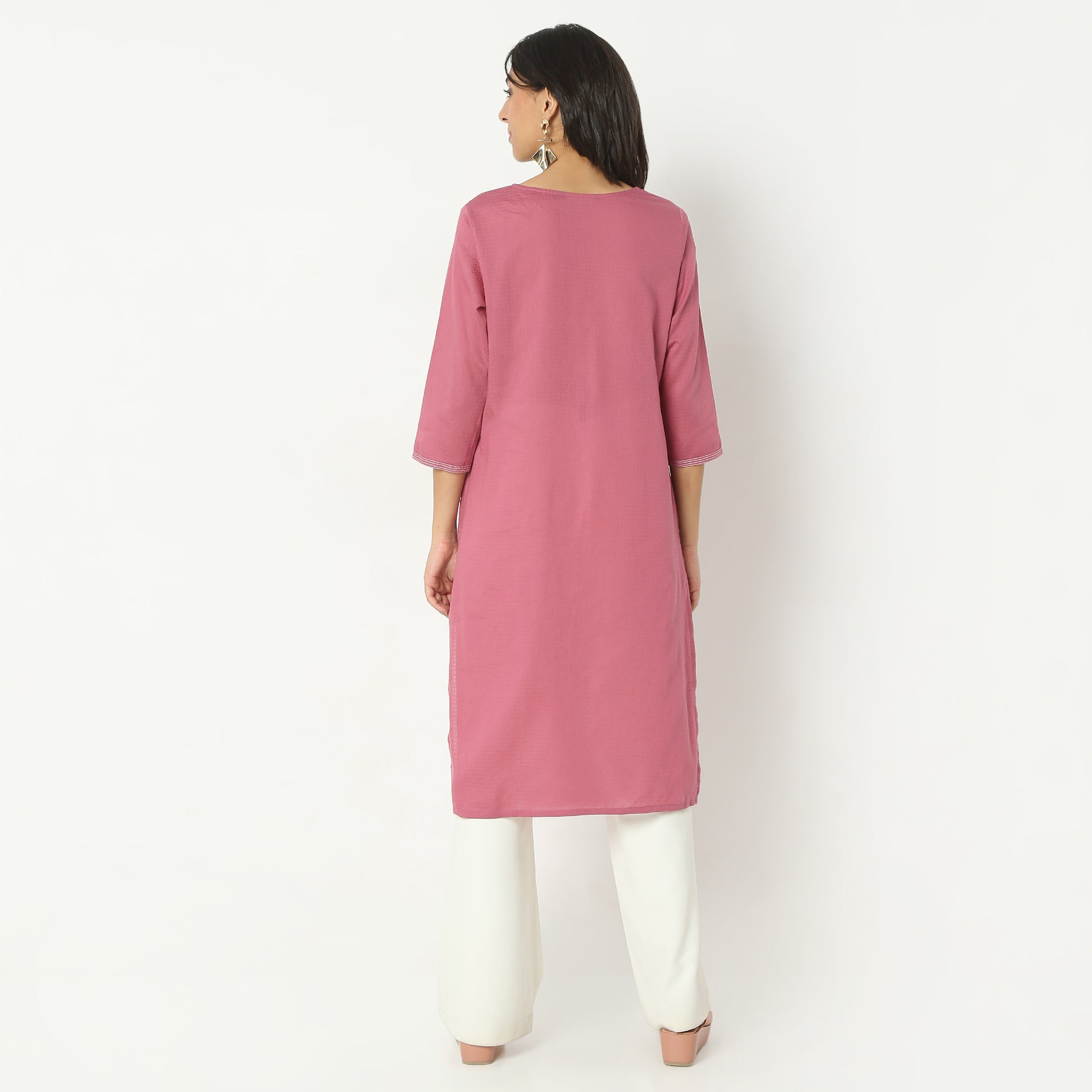 Straight Fit Embroiderd Round Neck Calf Length Kurta