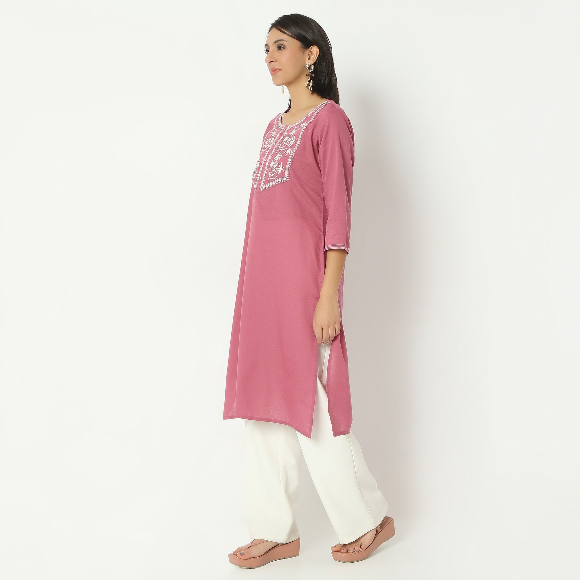 Straight Fit Embroiderd Round Neck Calf Length Kurta
