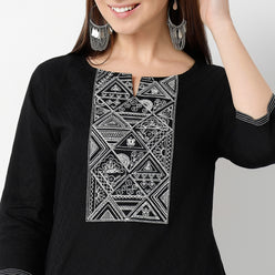 Straight Fit Embroidered Round Neck Kurta