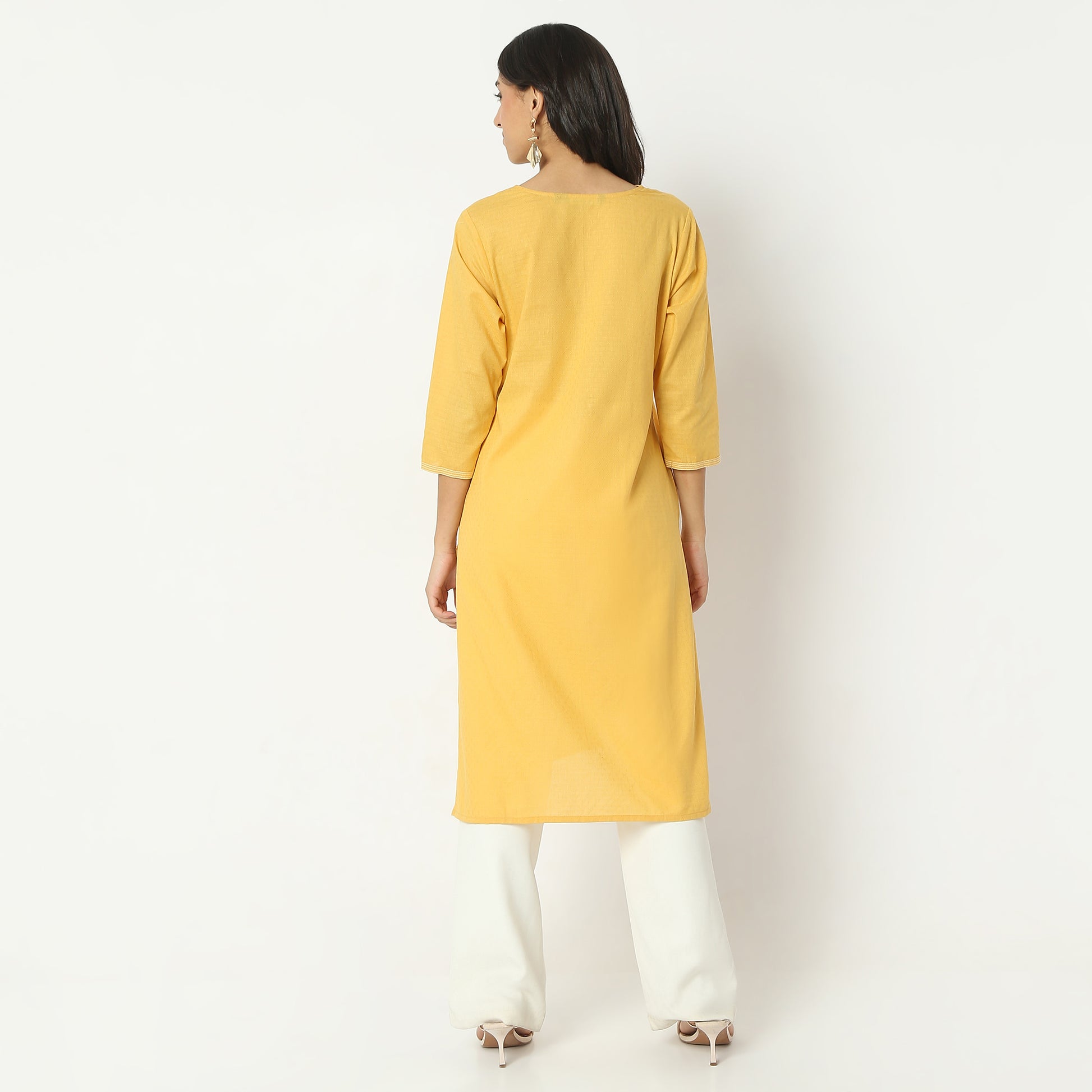 Straight Fit Embroiderd V-Neck Calf Length Kurta