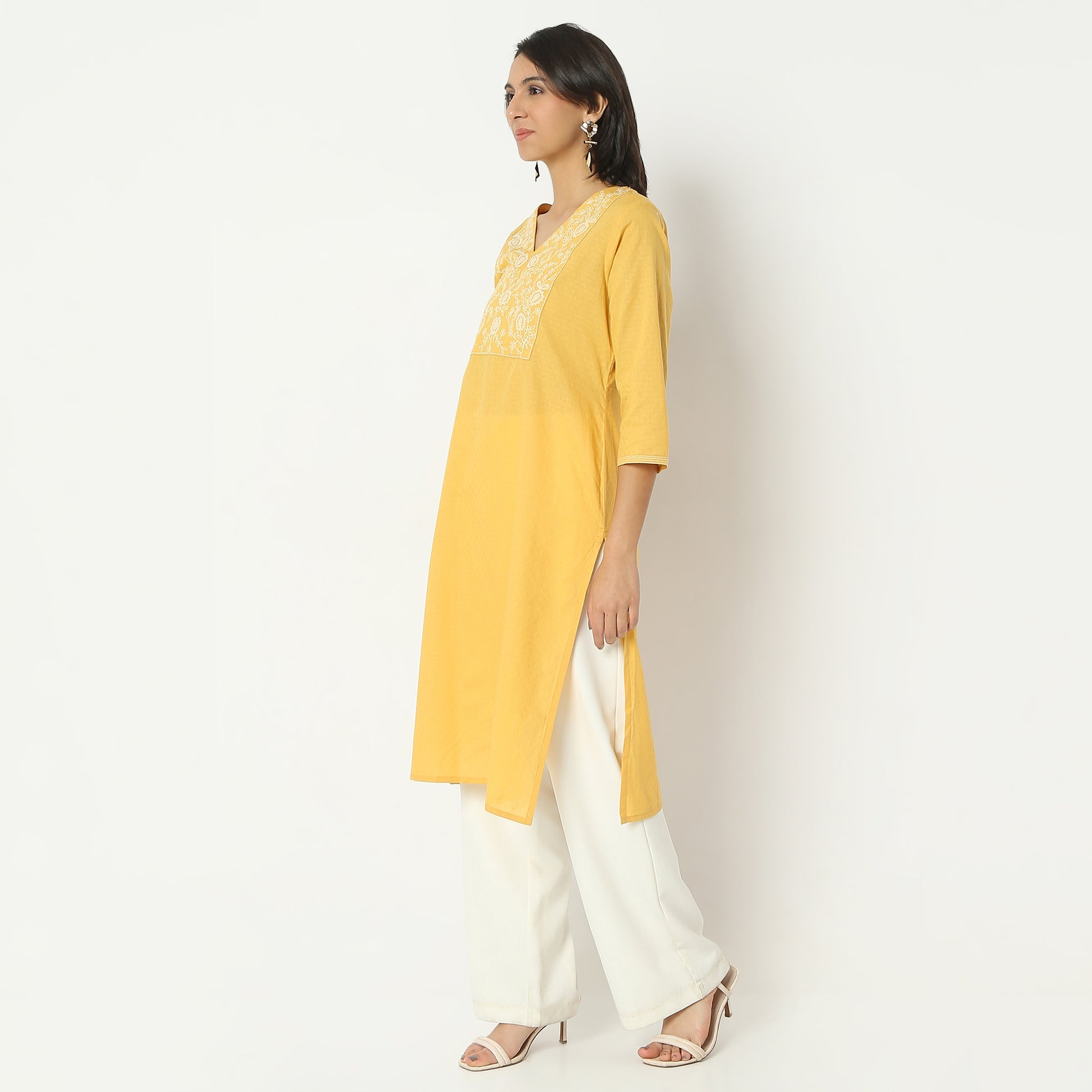 Straight Fit Embroiderd V-Neck Calf Length Kurta