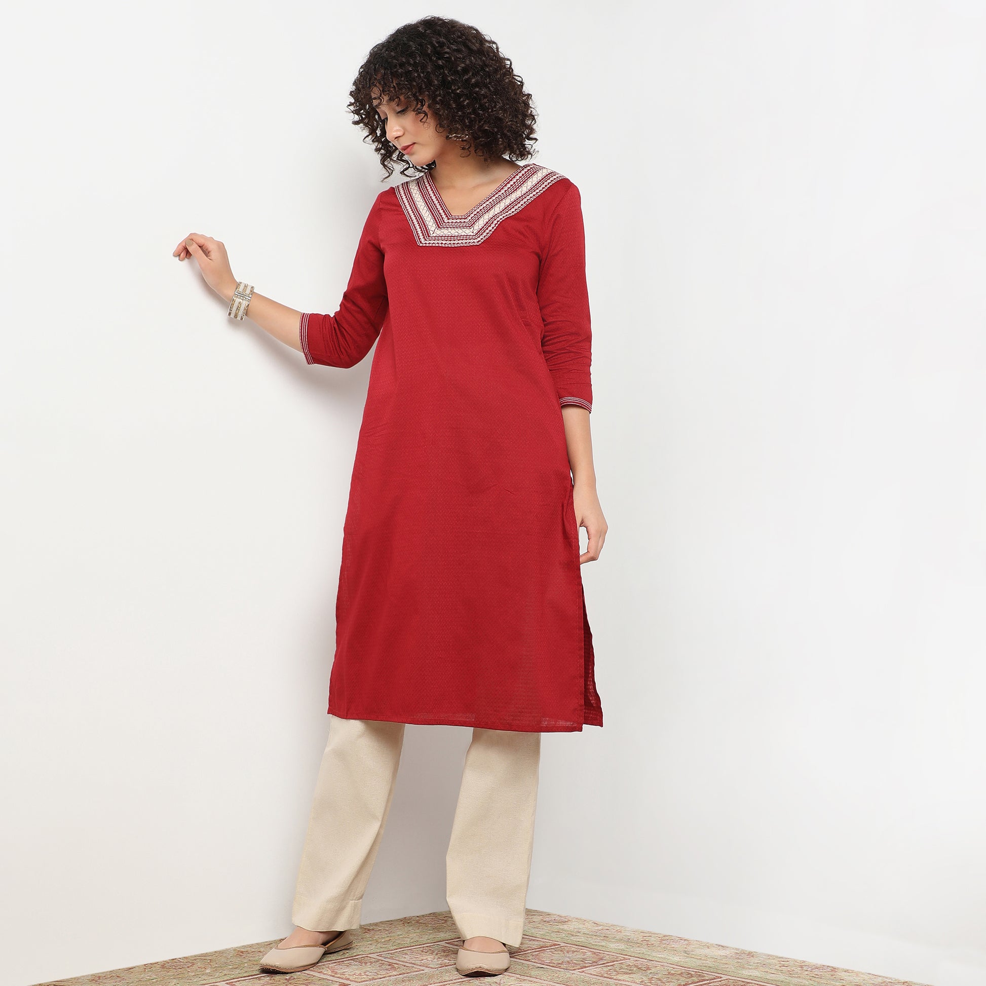 Straight Fit Solid V-Neck Kurta