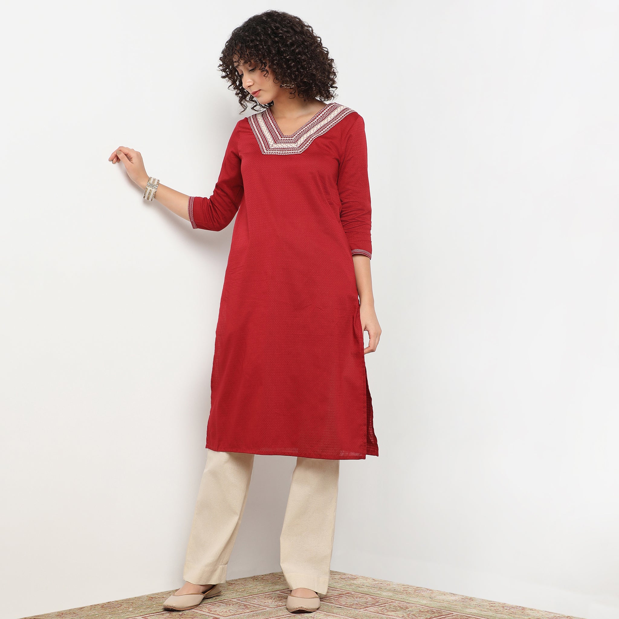 Straight Fit Solid V-Neck Kurta