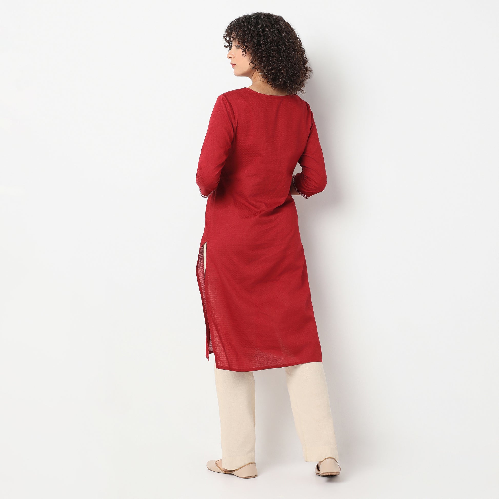 Straight Fit Solid V-Neck Kurta