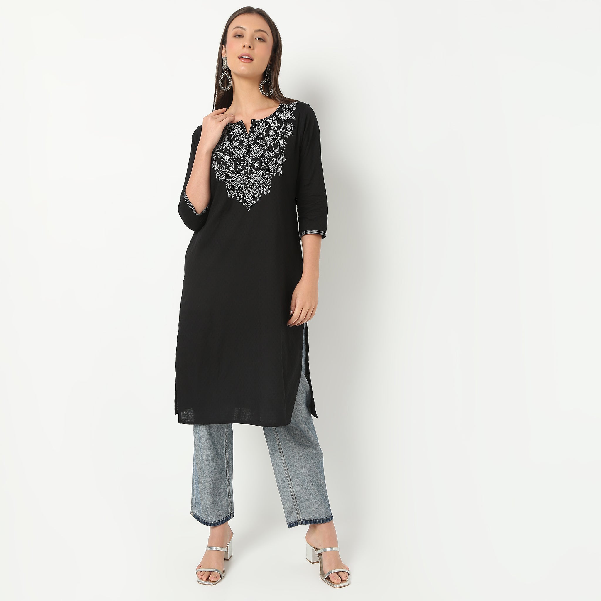 Embroidered Round Neck Knee Length Three-Fourth Sleeve Straight Fit Kurta