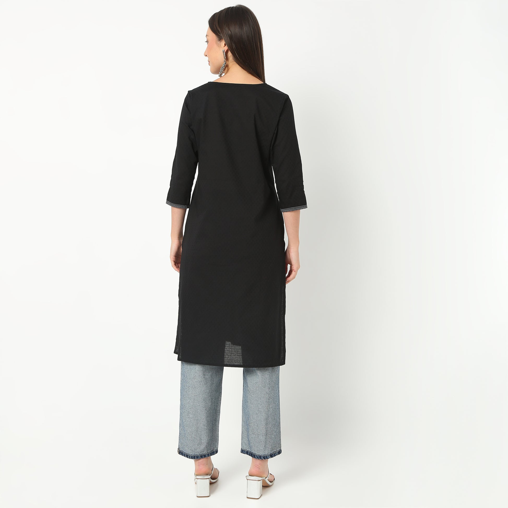 Embroidered Round Neck Knee Length Three-Fourth Sleeve Straight Fit Kurta