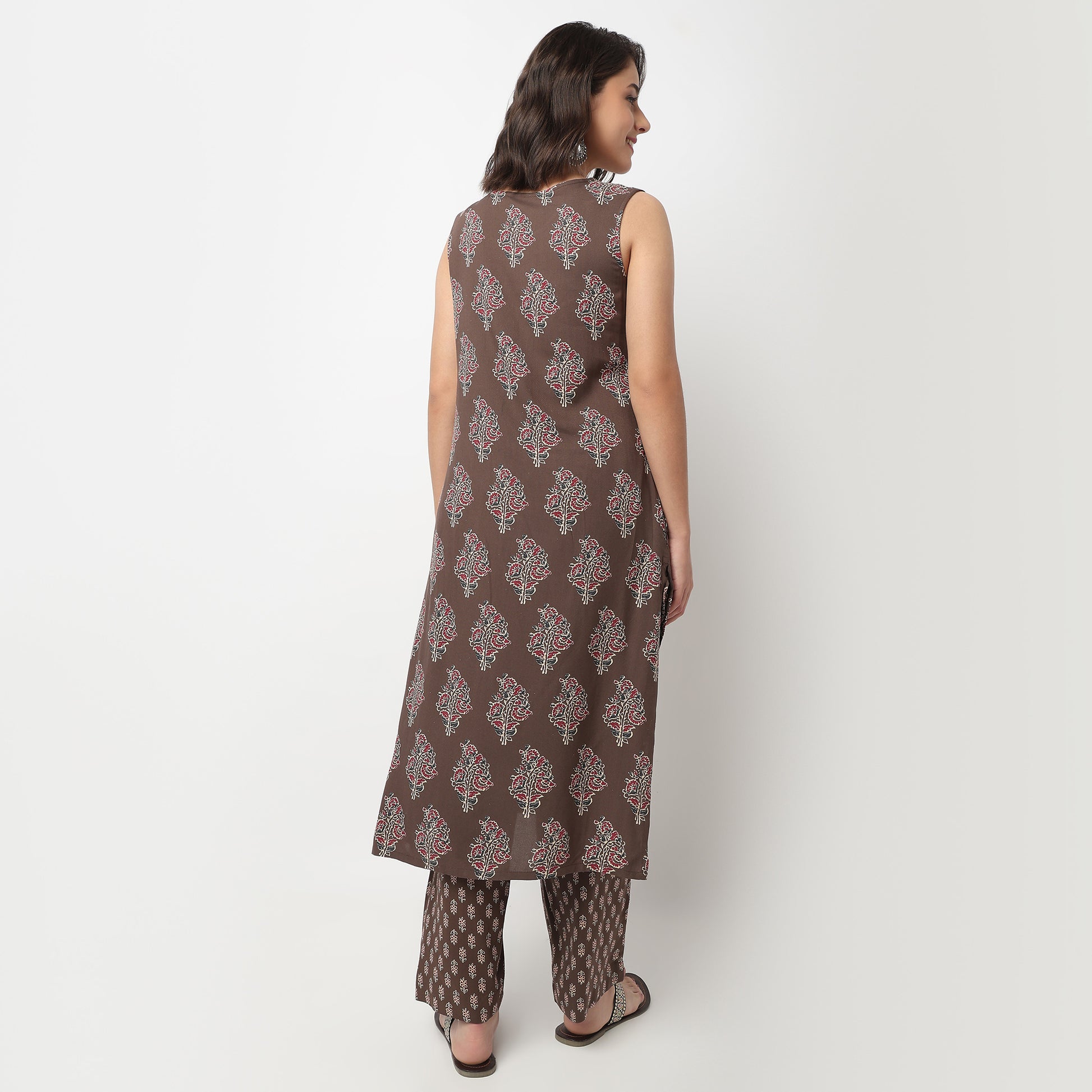 Boat Neck Sleeveless Kurta