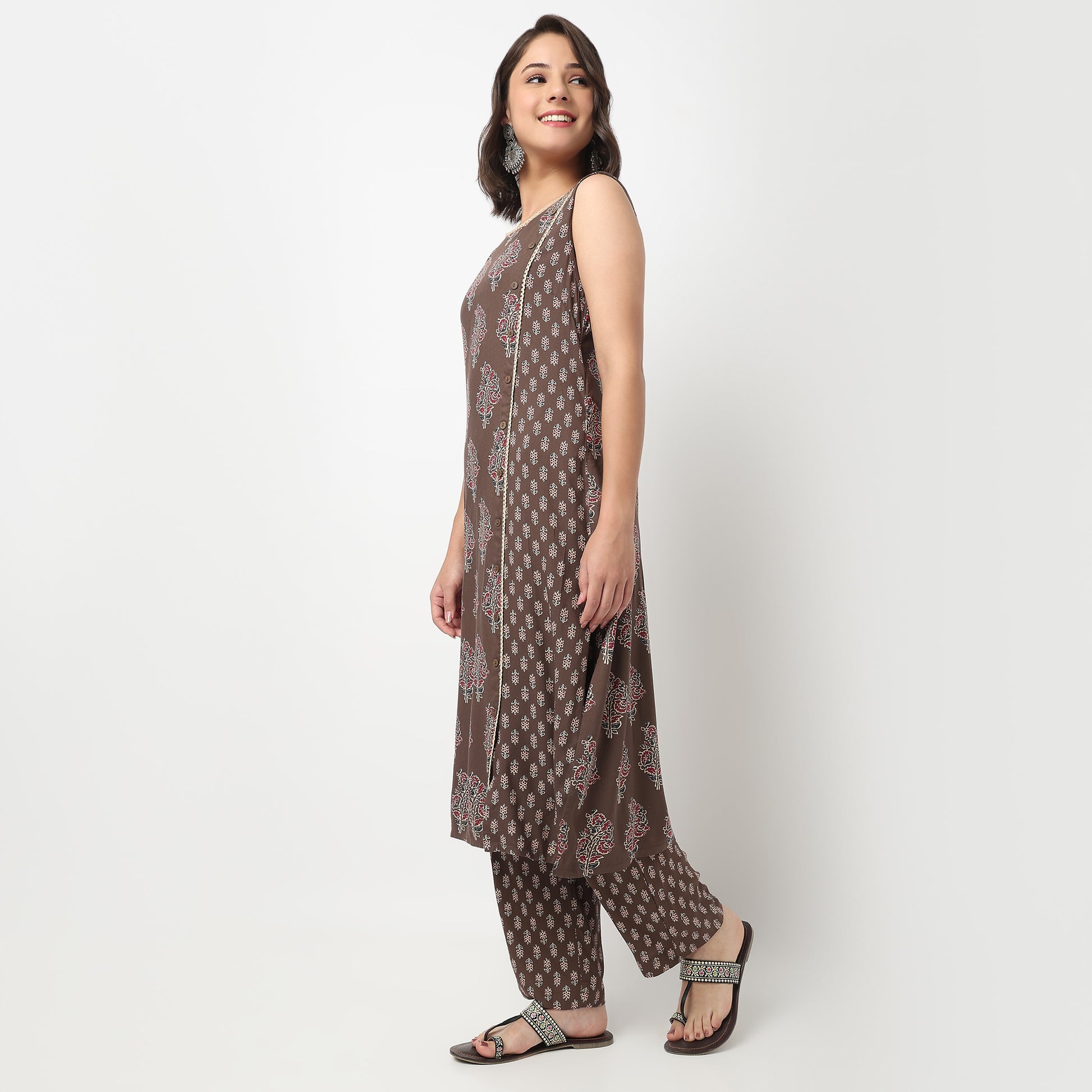 Boat Neck Sleeveless Kurta