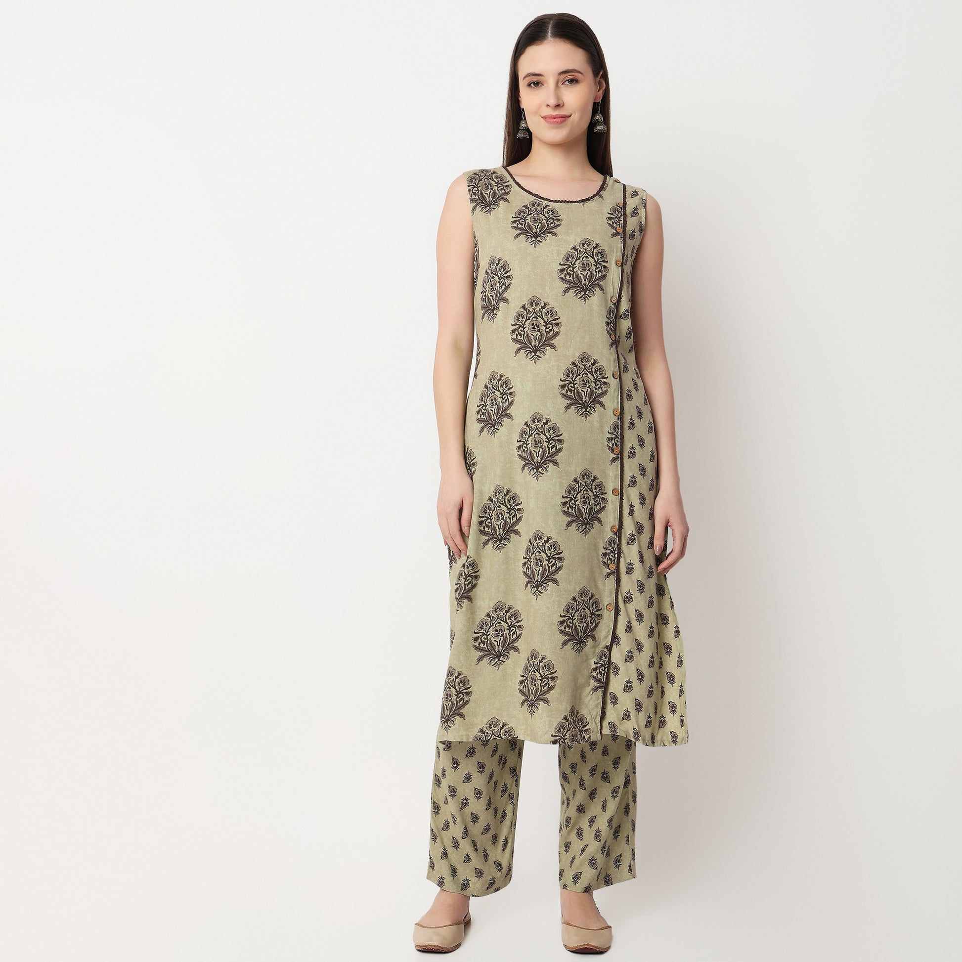 Boat Neck Sleeveless Kurta