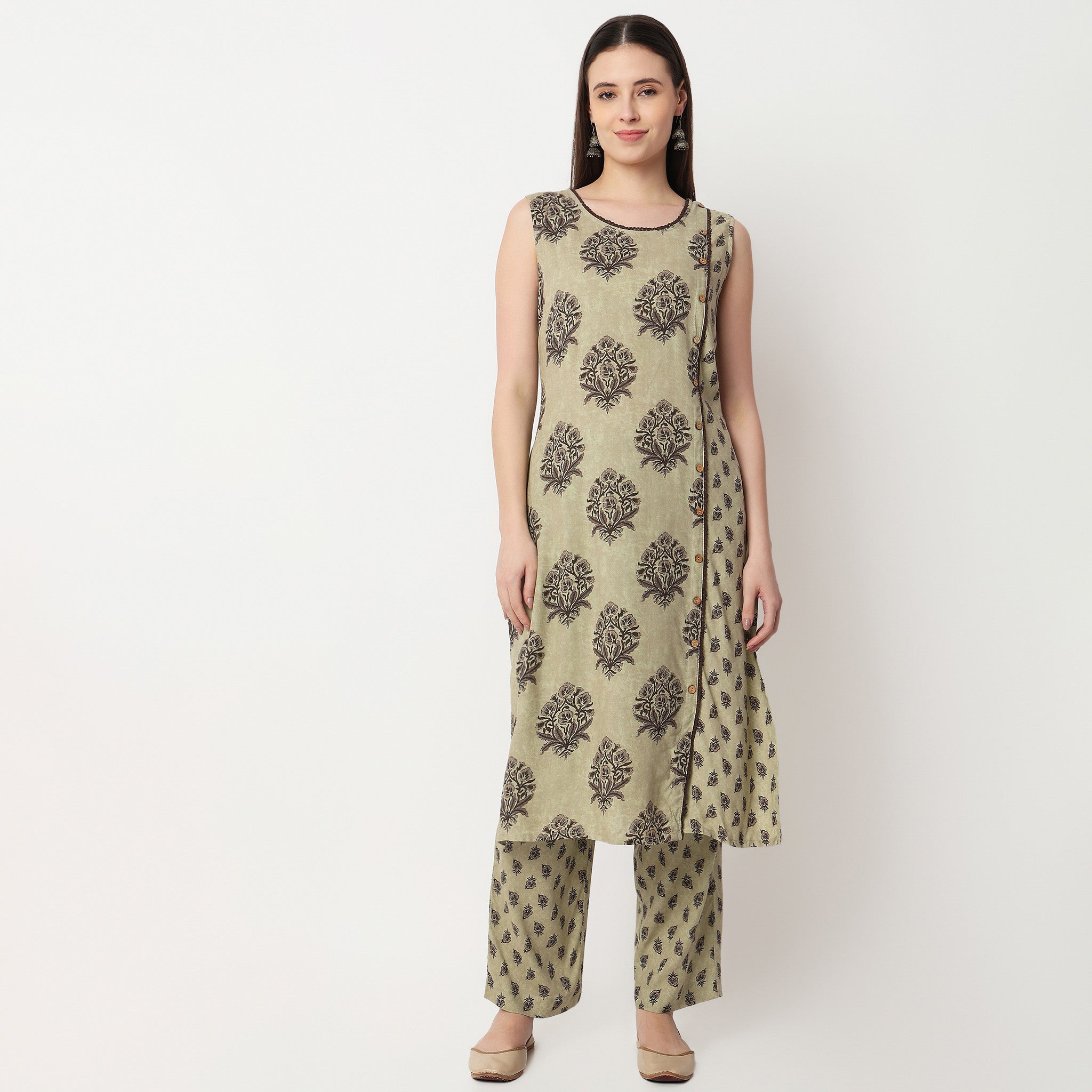 Boat Neck Sleeveless Kurta