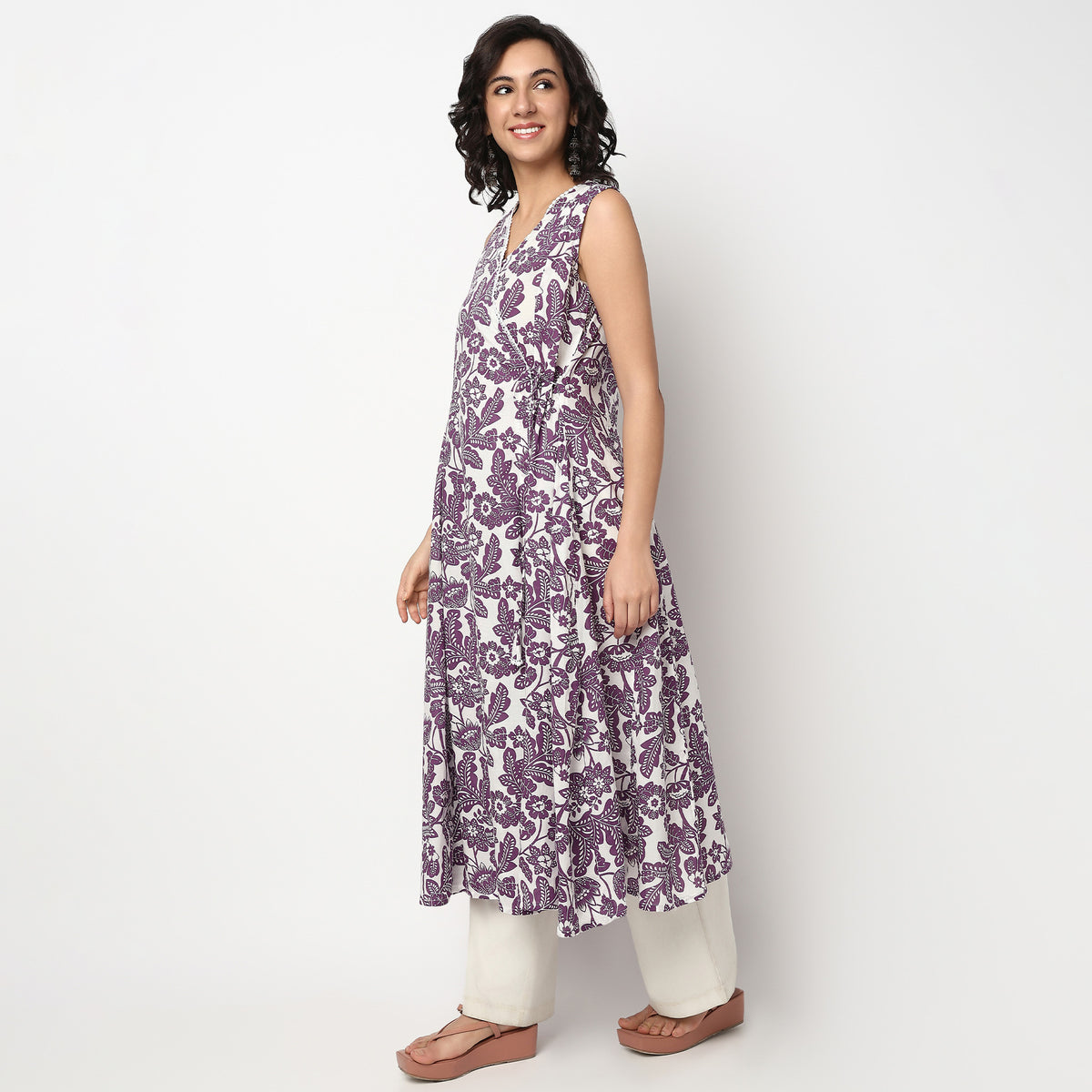 Buy Women Flare Fit Printed Sleeveless Kurta  - Style Union