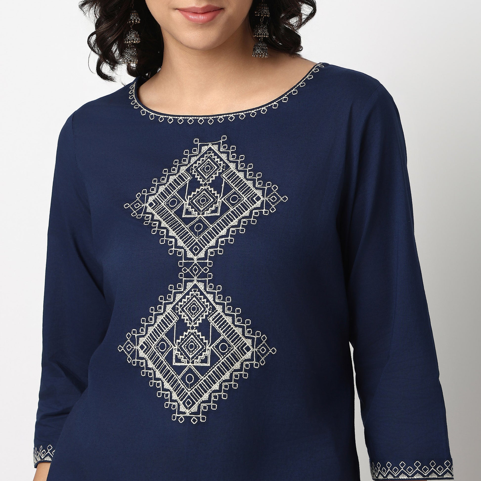Buy Women Straight Fit Embroidered Three-Fourth Sleeve Kurta  - Style Union