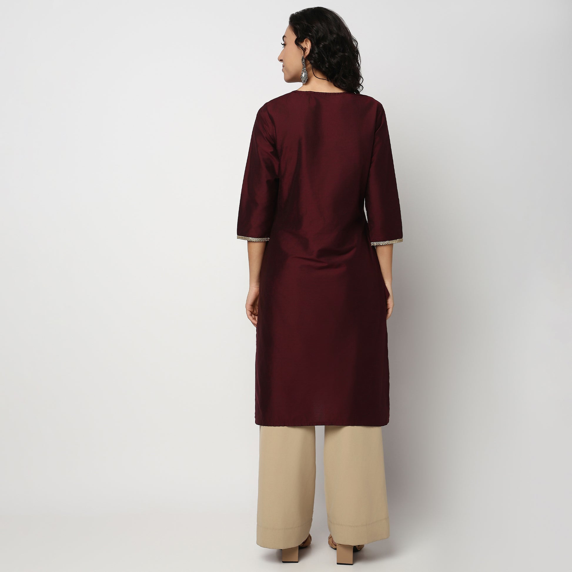 Buy Women Straight Fit Embroidered Three-Fourth Sleeve Kurta  - Style Union