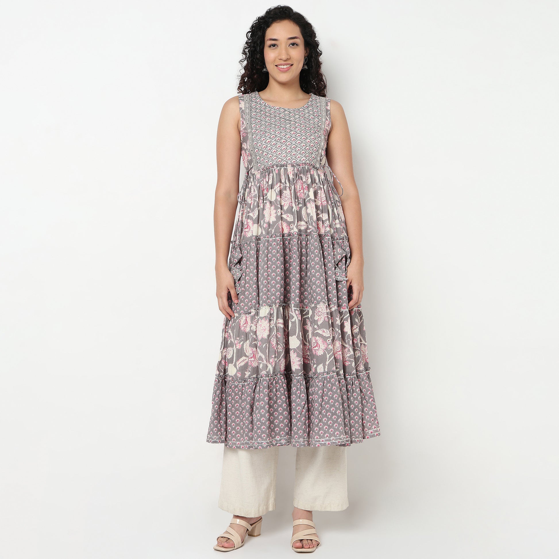 Buy Women Flare Fit Printed Sleeveless Kurta  - Style Union