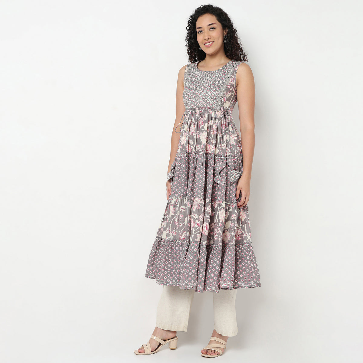Buy Women Flare Fit Printed Sleeveless Kurta  - Style Union