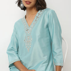 Buy Women Straight Fit Embroidered Three-Fourth Sleeve Kurta  - Style Union